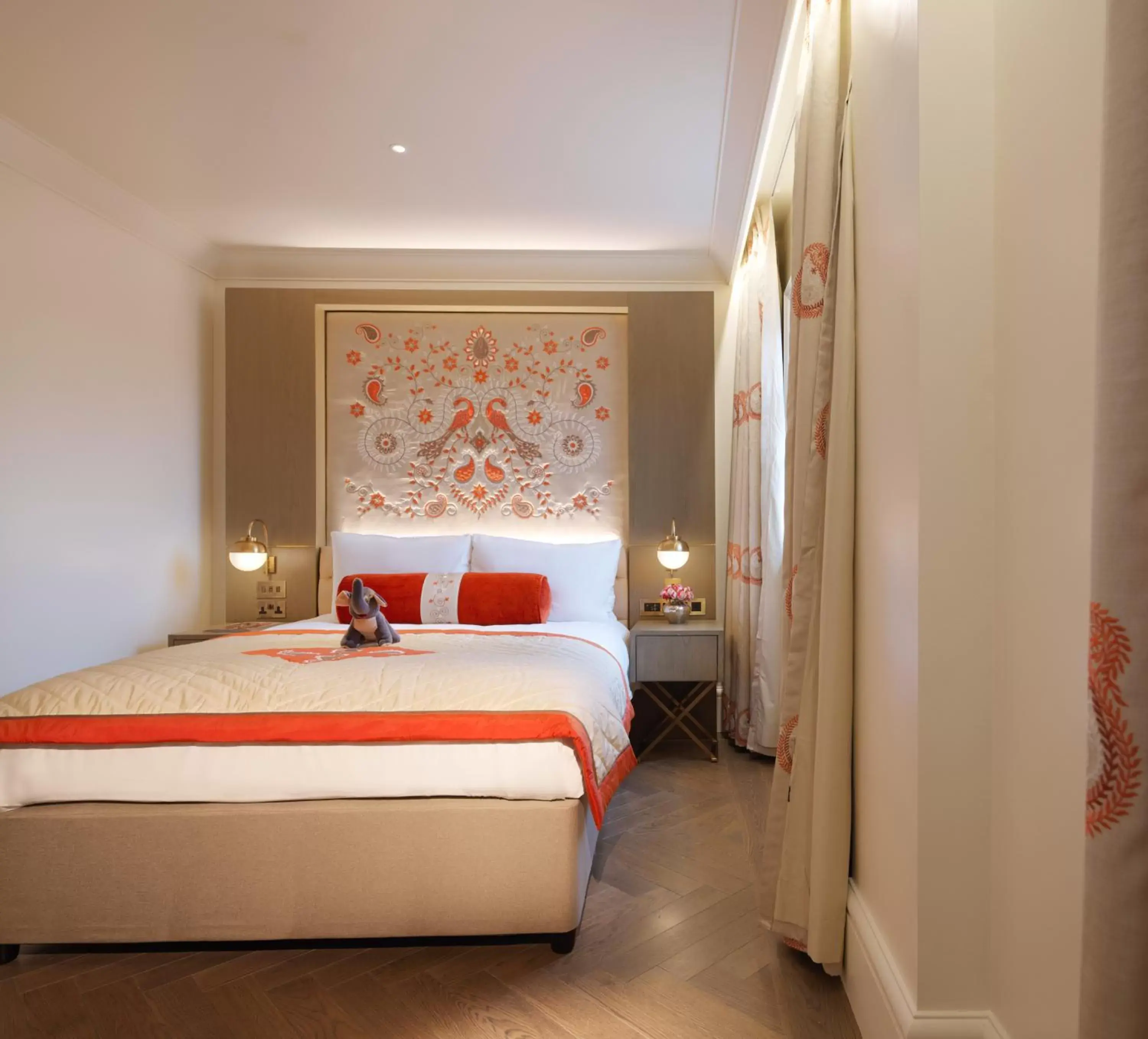 Bedroom, Bed in The LaLit London