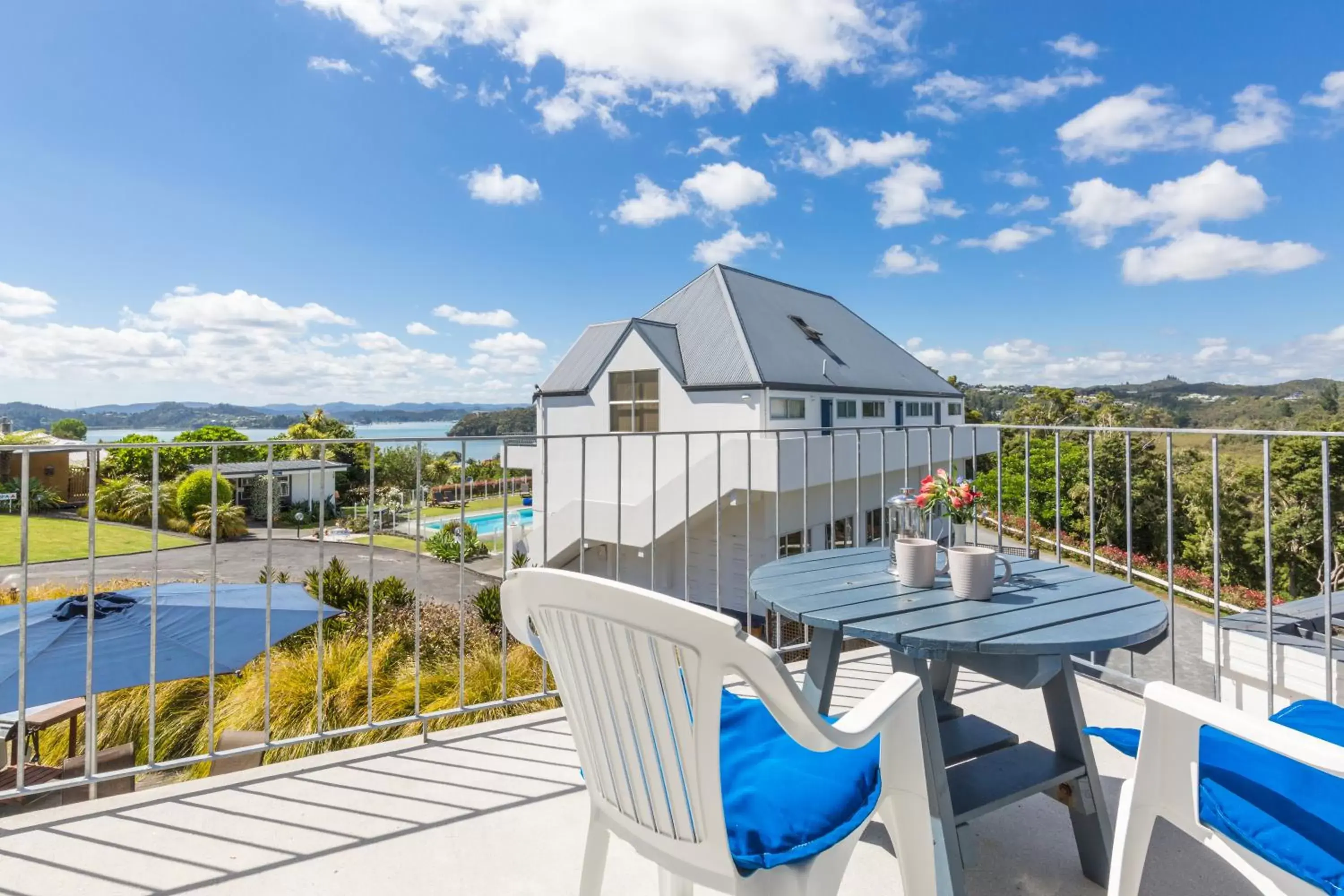 Balcony/Terrace, Pool View in Aloha Seaview Resort Motel