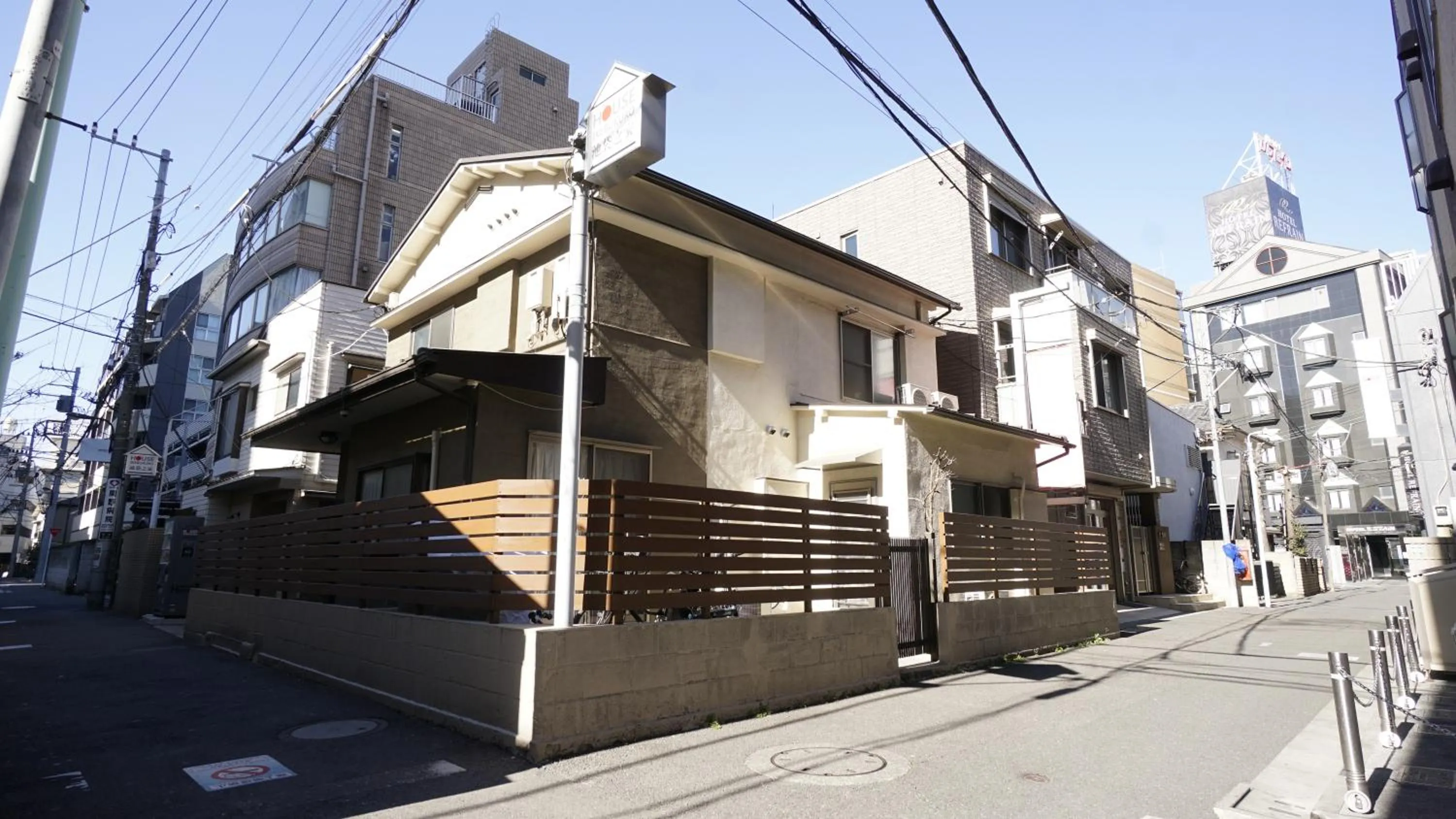 Property building in House Ikebukuro