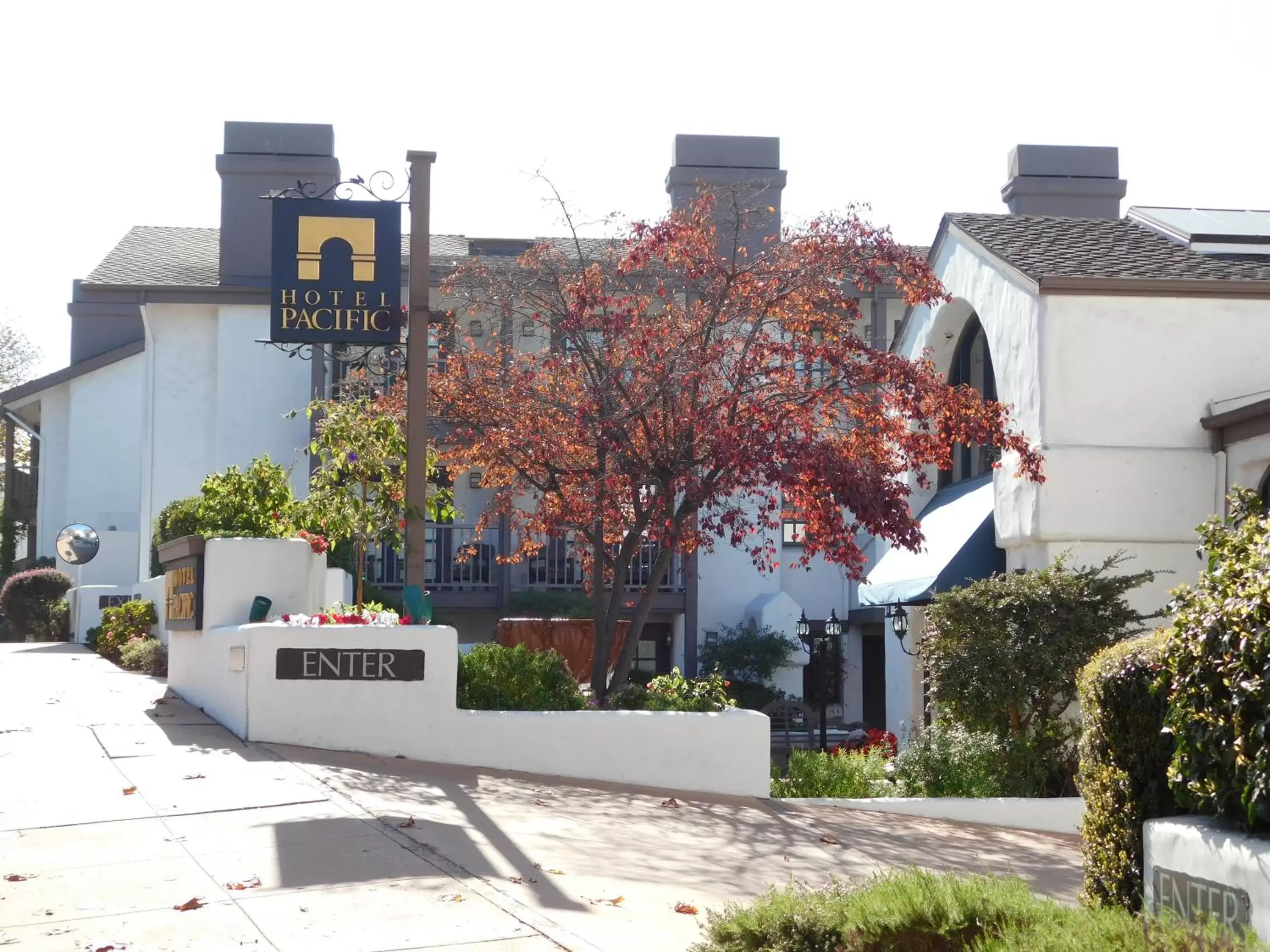 Property building in Hotel Pacific Property building in Hotel Pacific