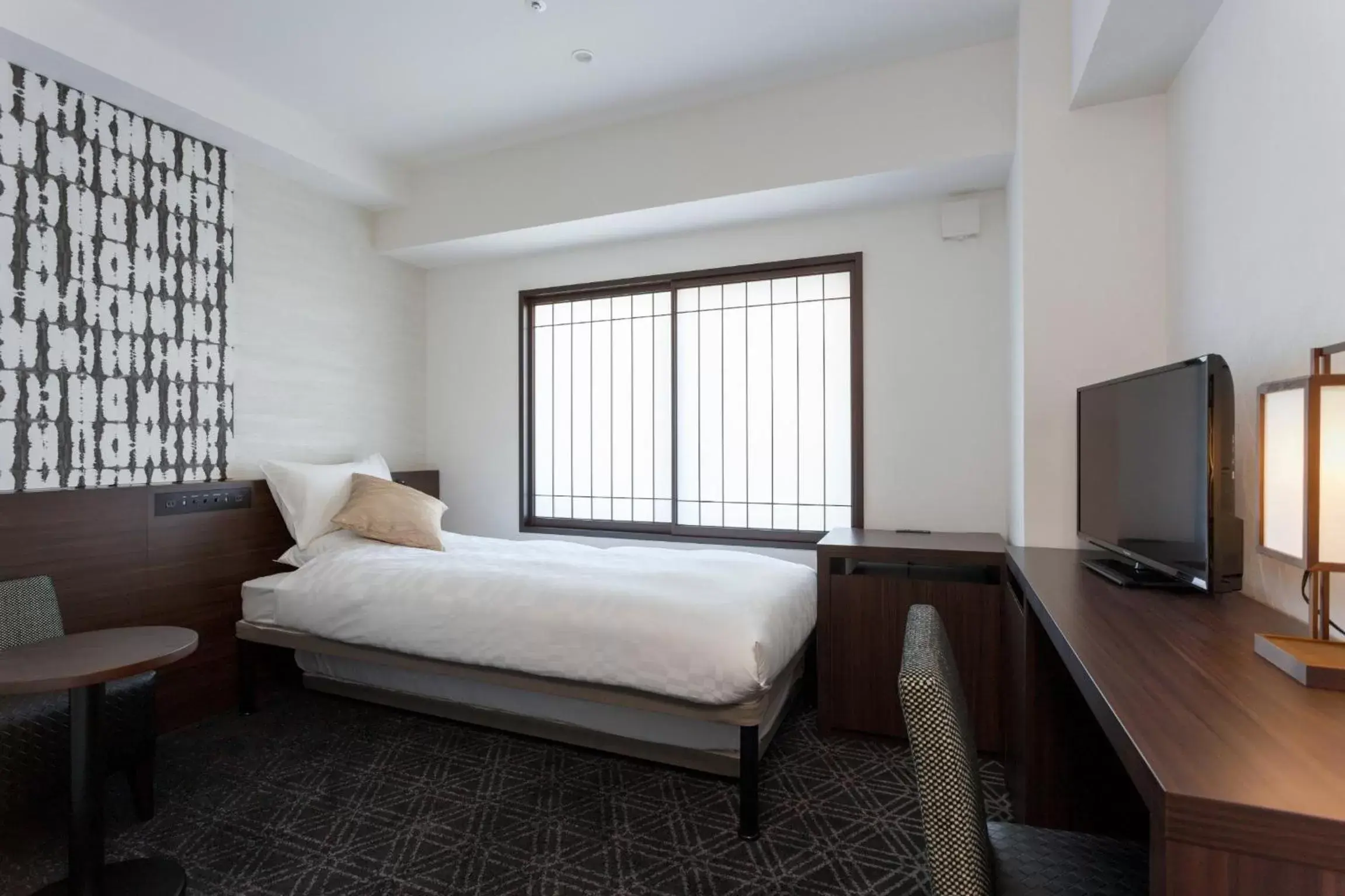 Photo of the whole room, Bed in Osaka View Hotel Honmachi