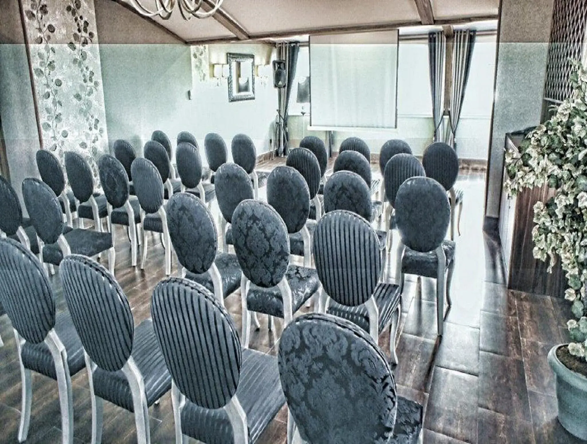 Business facilities in Koza Suite Hotel