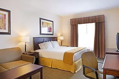 Bed in Holiday Inn Express Hotel & Suites - Slave Lake, an IHG Hotel