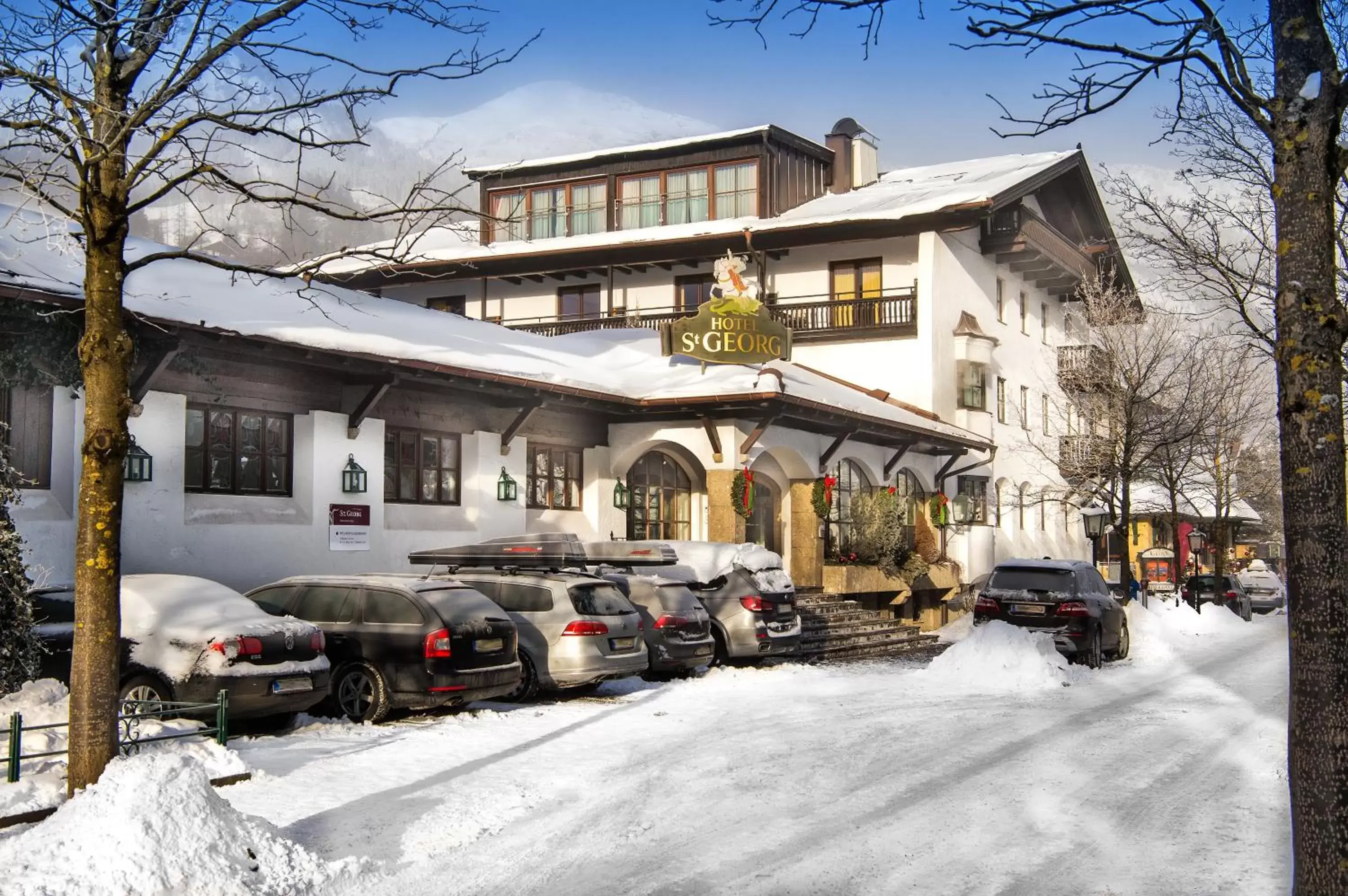 Facade/entrance, Winter in Johannesbad Hotel St. Georg