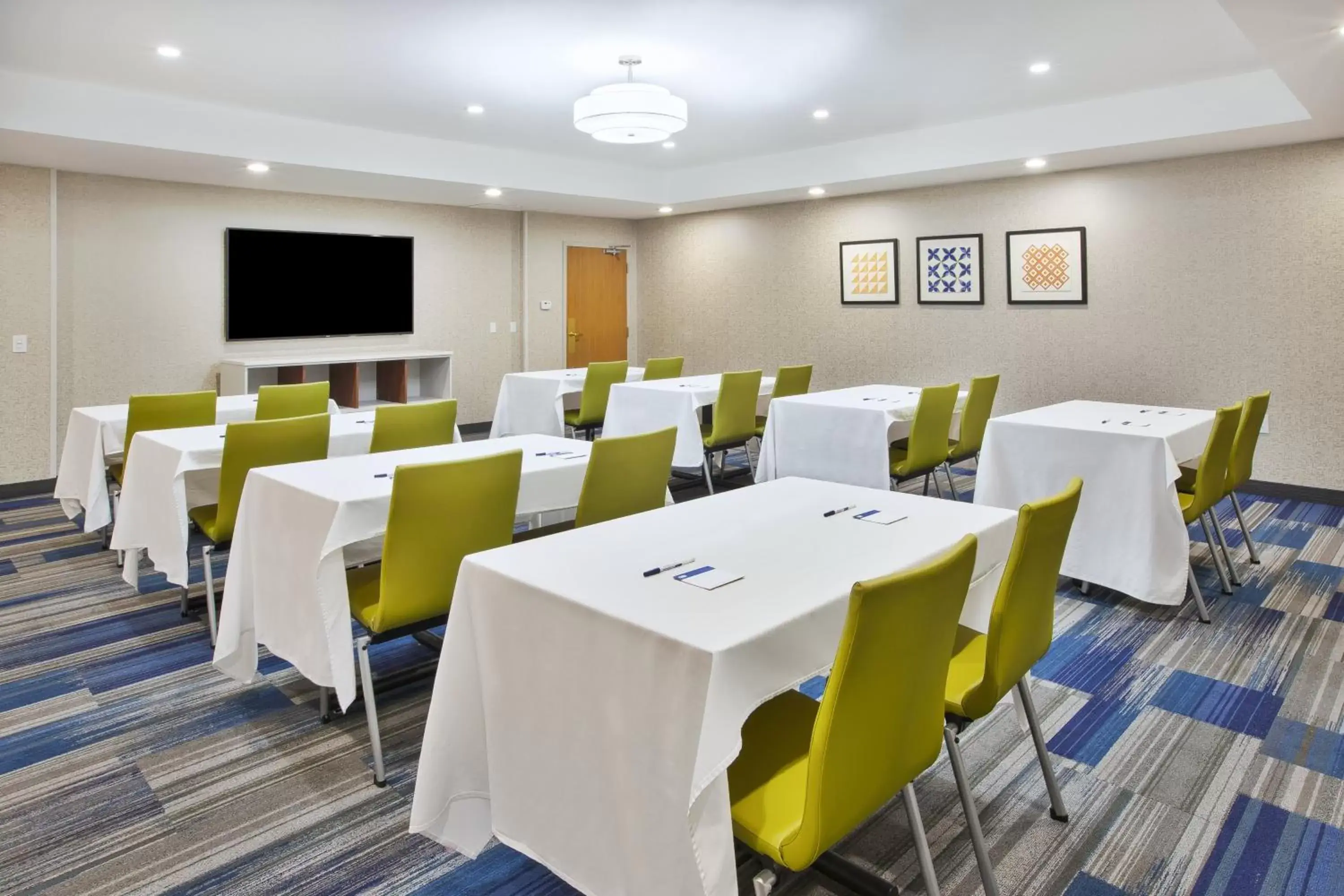 Meeting/conference room in Holiday Inn Express Rochester-Victor, an IHG Hotel