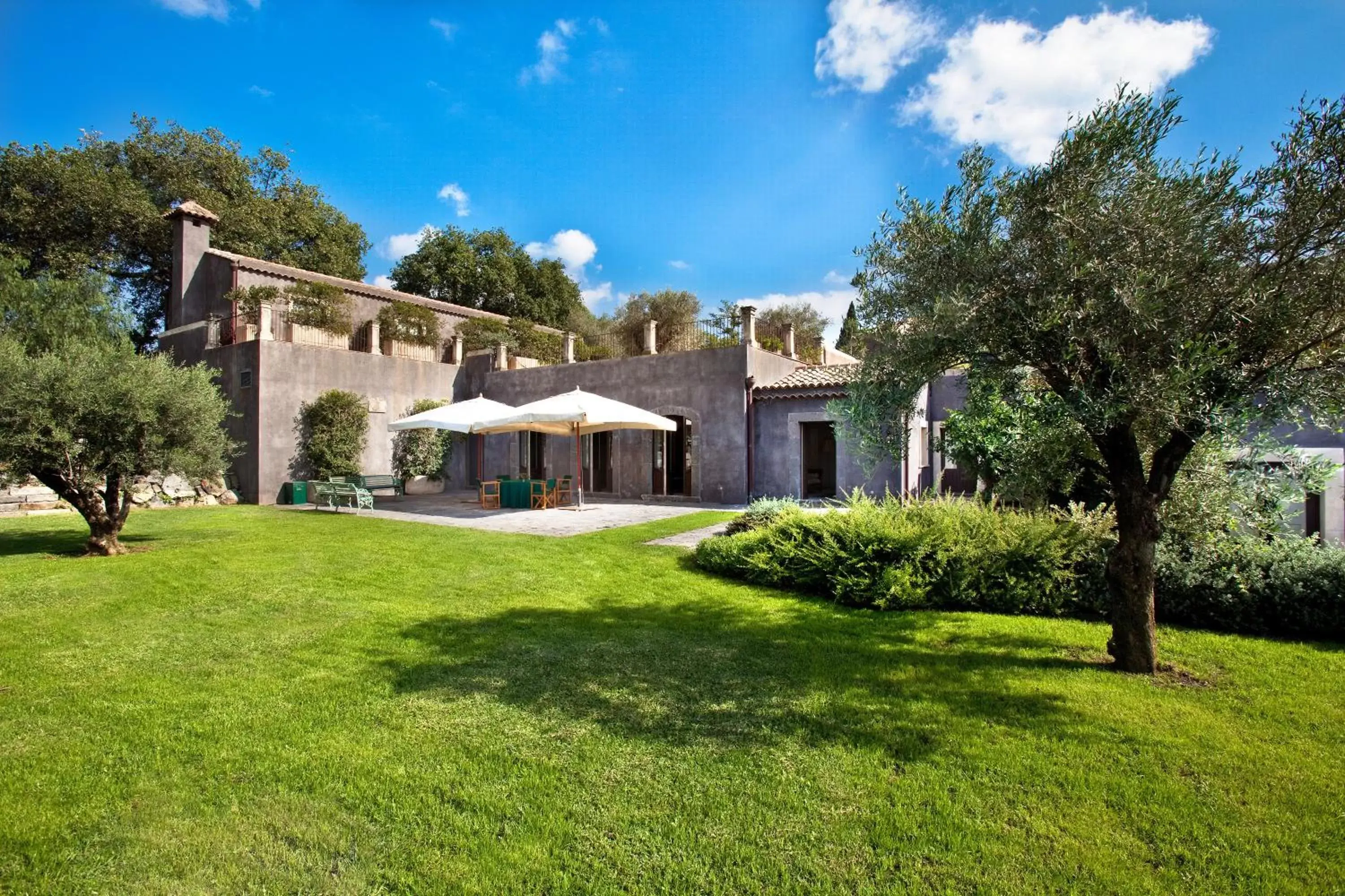 Facade/entrance, Property Building in Casa la Carrubbazza