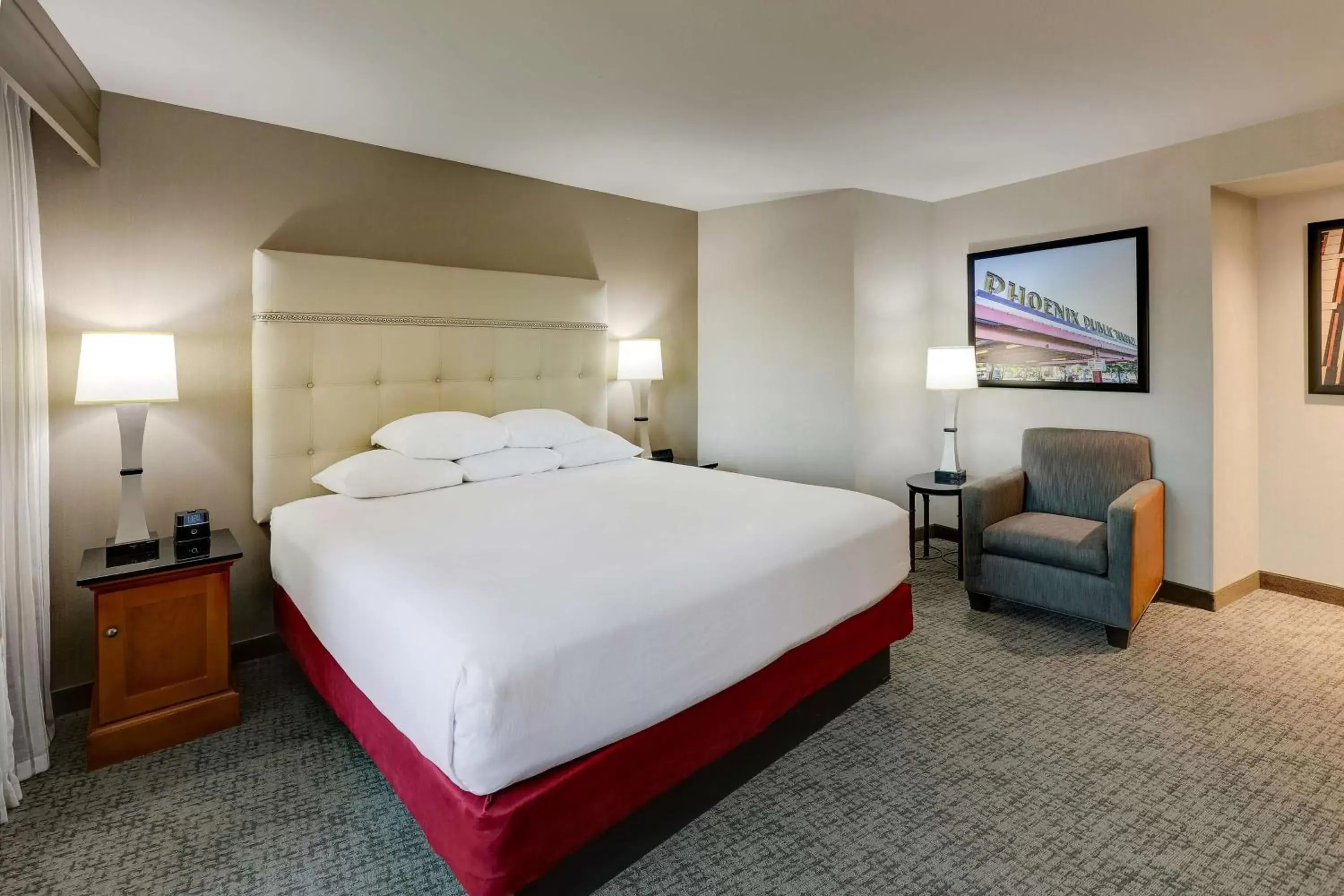 Bedroom, Bed in Drury Inn & Suites Phoenix Airport