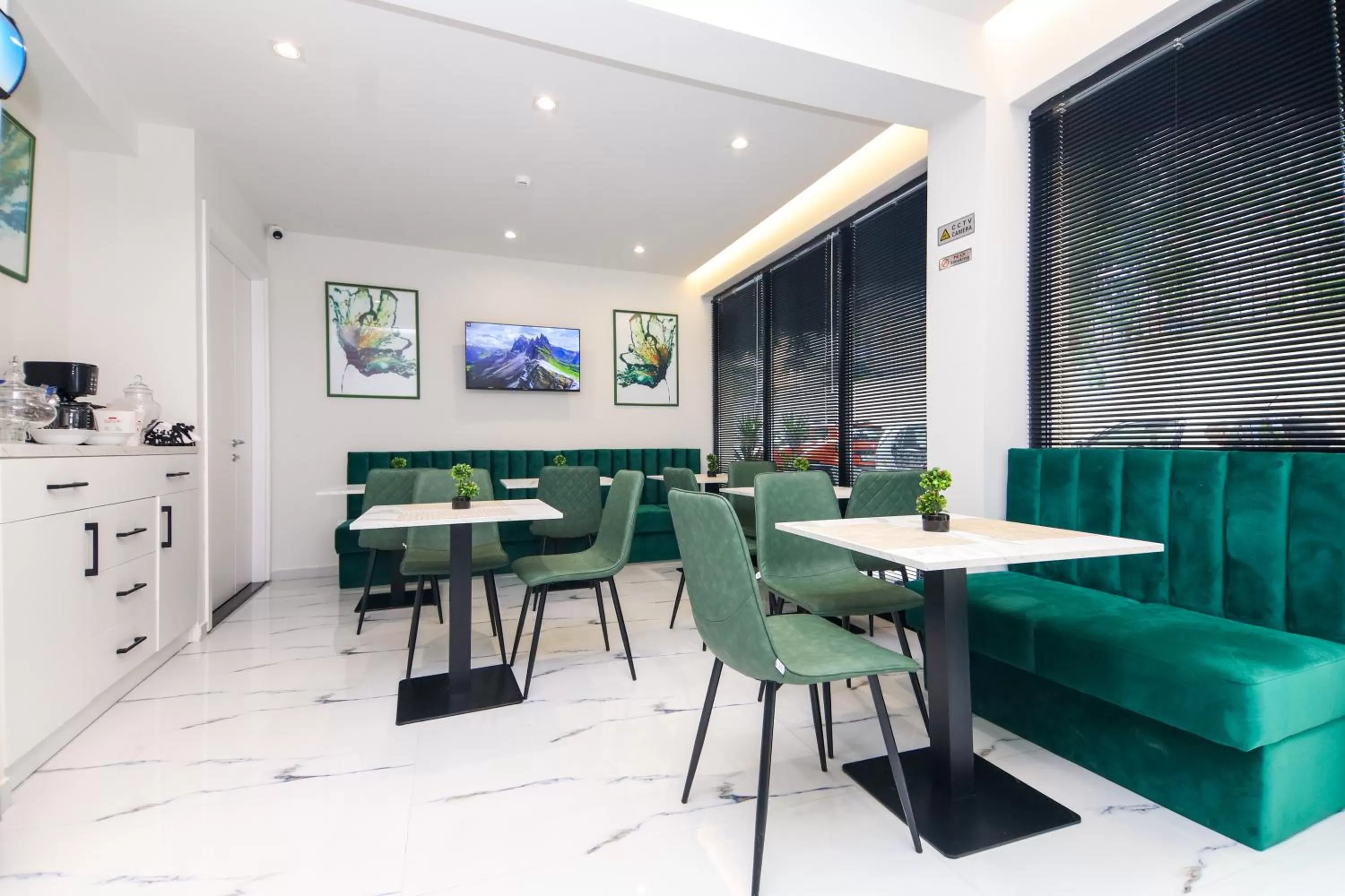 Restaurant/places to eat in N HOTEL CITY CENTER BY NOSHI