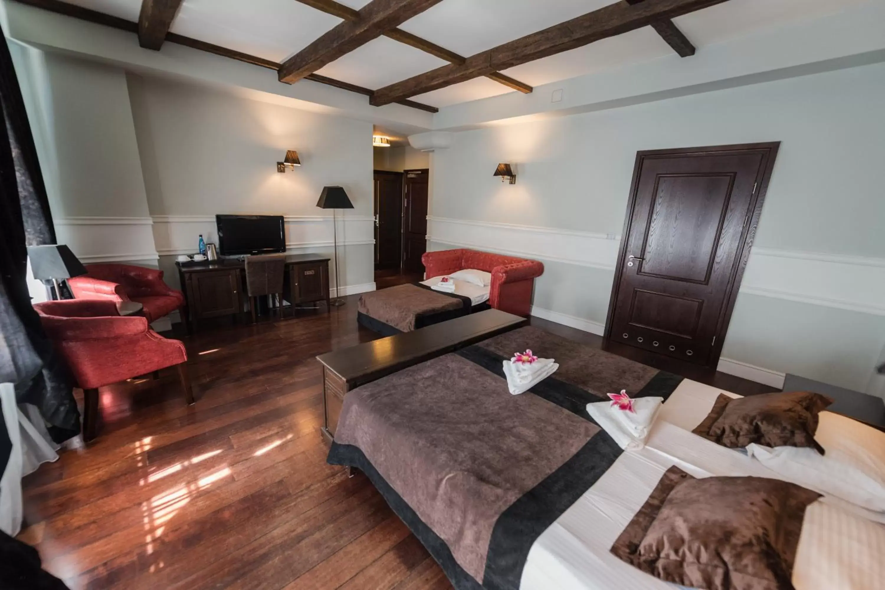 Superior Triple Room with City View in Hotel Holland House Old Town Superior Triple Room with City View in Hotel Holland House Old Town