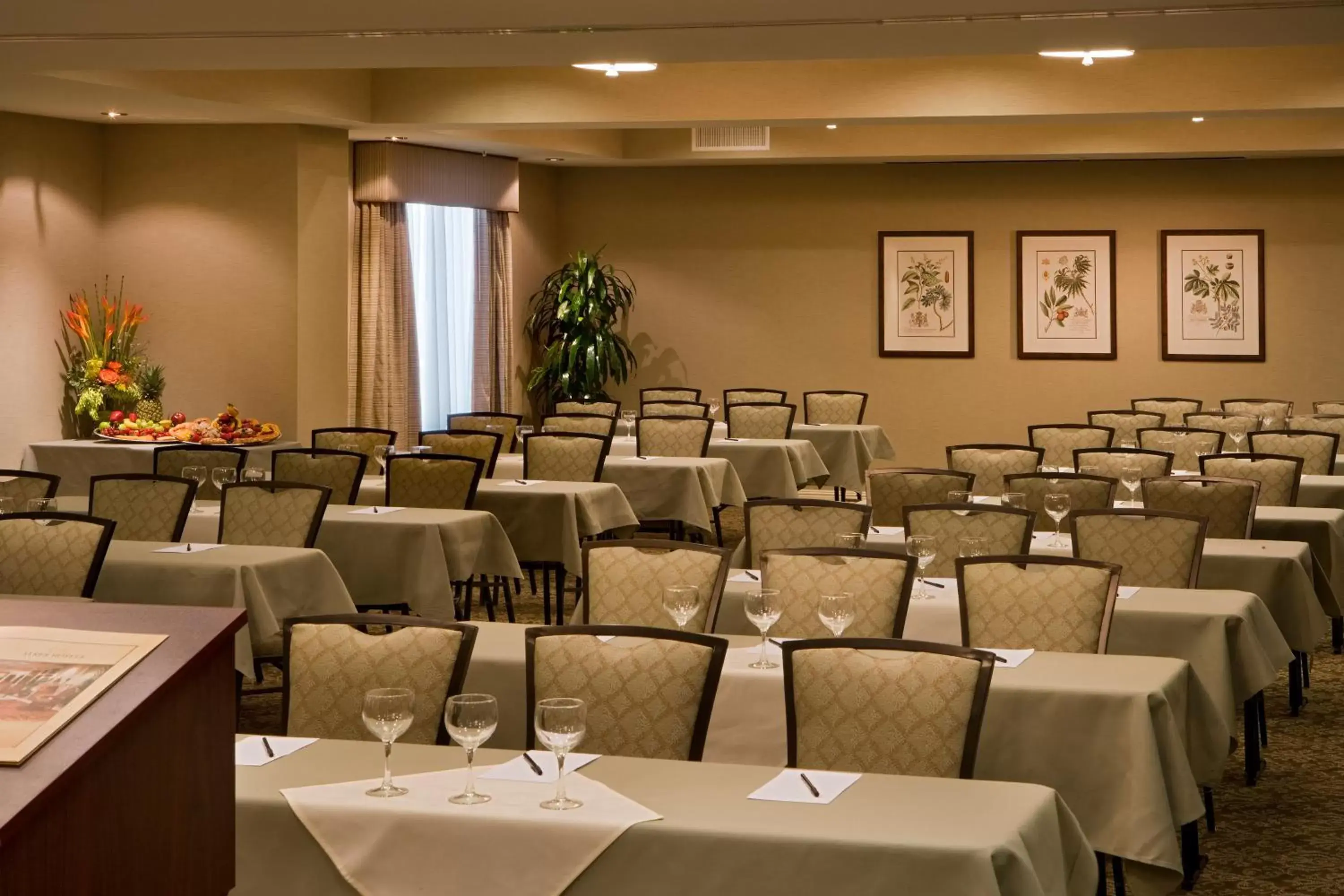 Banquet/Function facilities in Ayres Hotel & Spa Mission Viejo