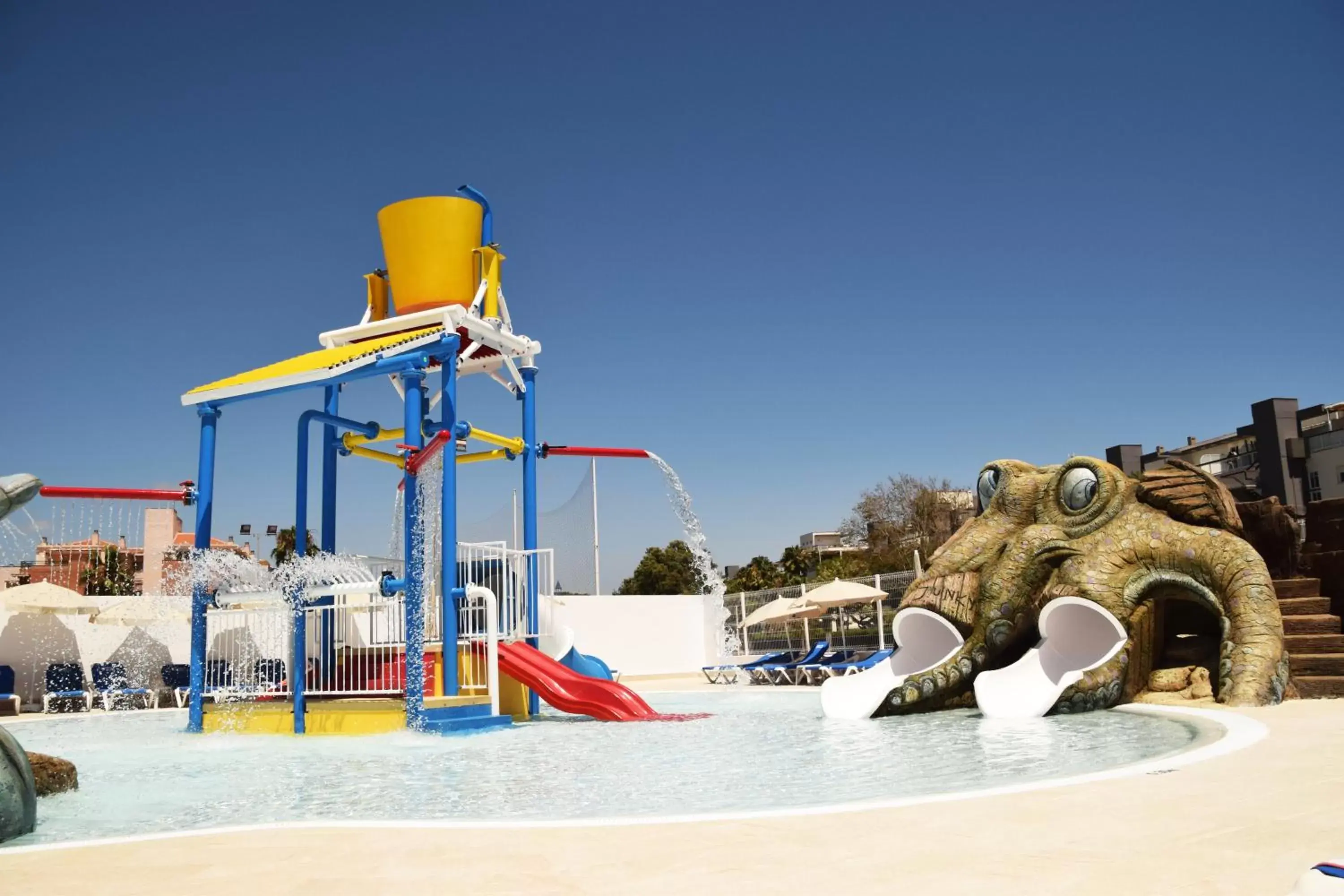 Swimming pool in PLAYABALLENA SPA HOTEL