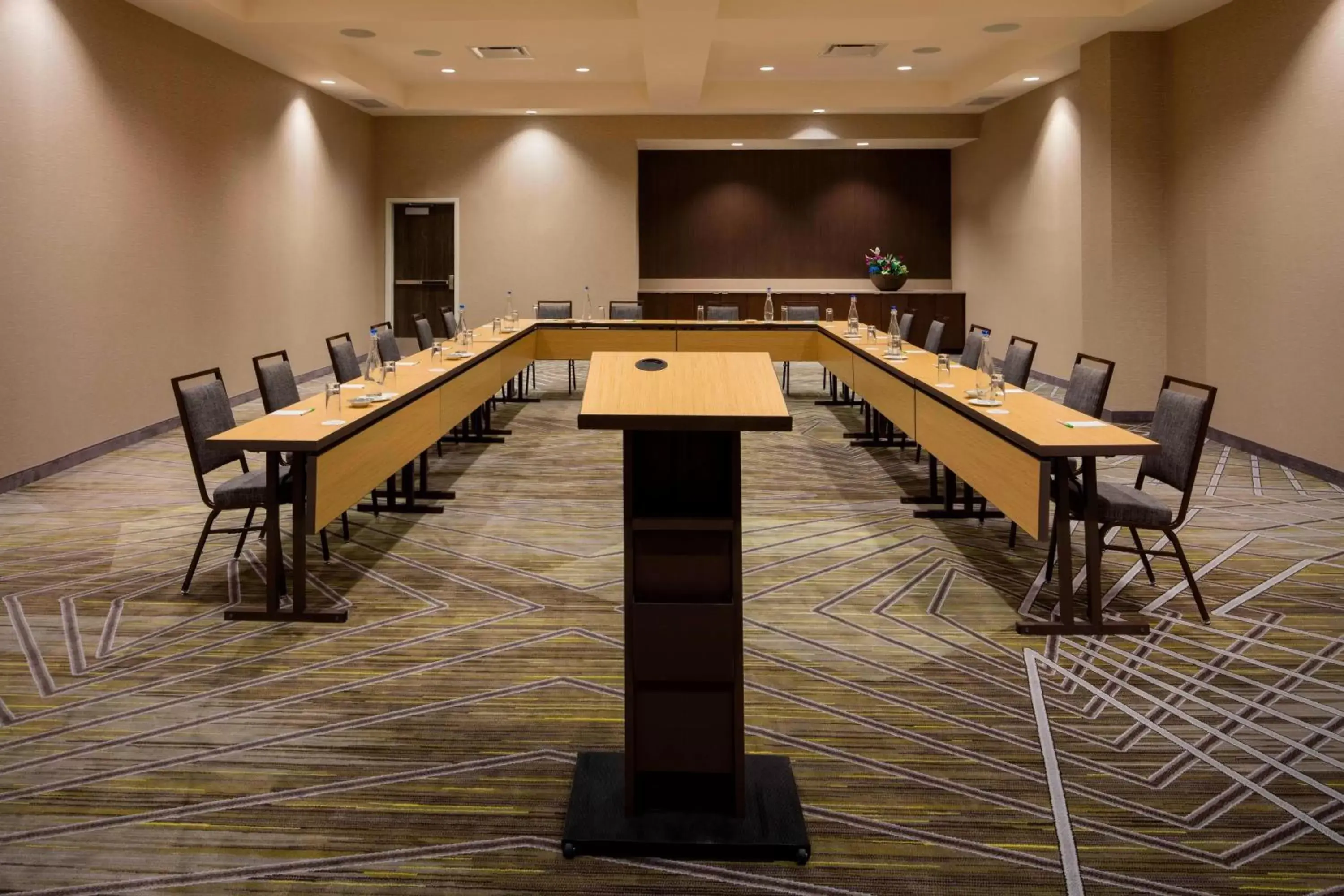 Meeting/conference room in Courtyard by Marriott Prince George