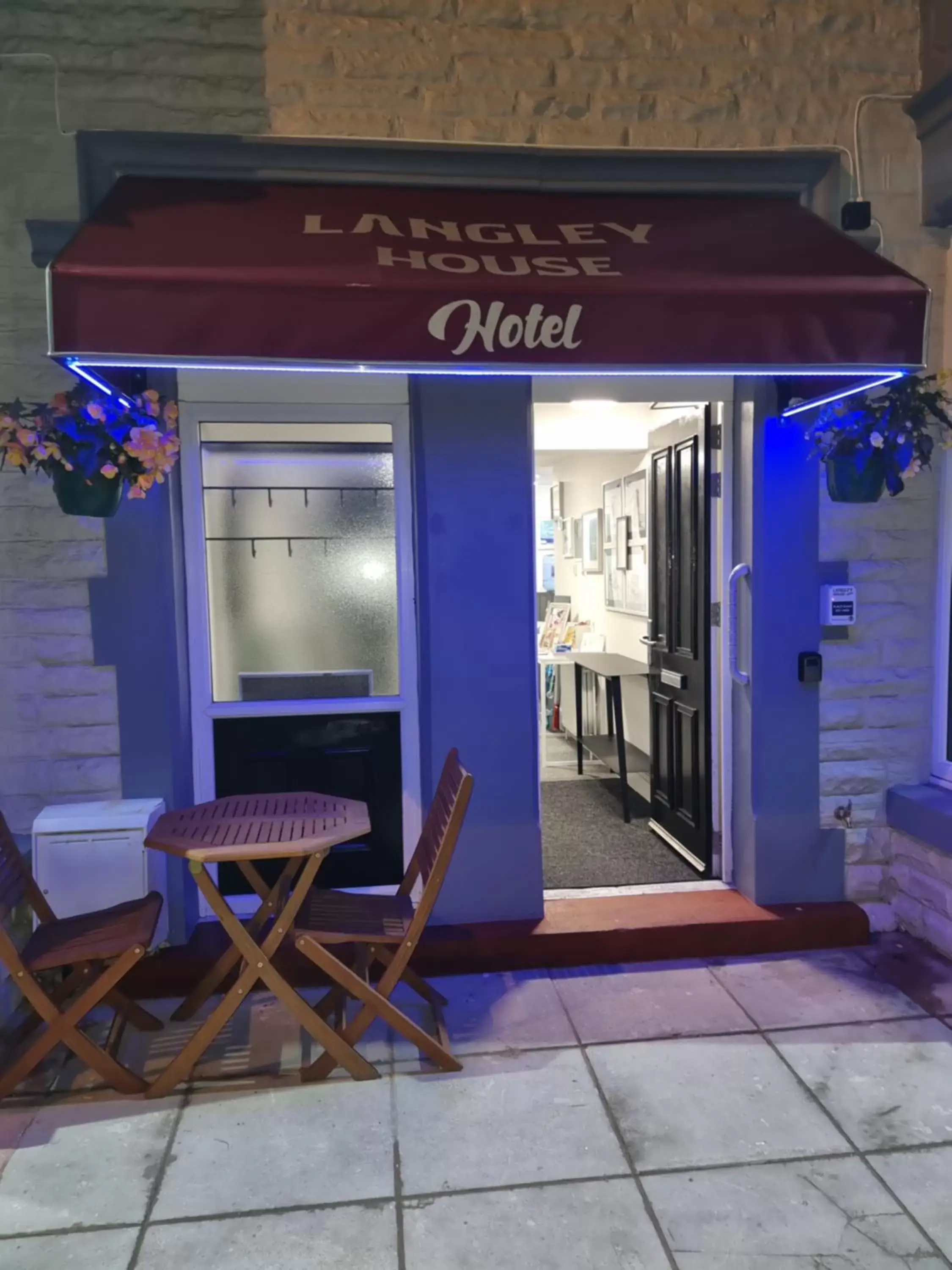 Facade/entrance in Langley House Hotel