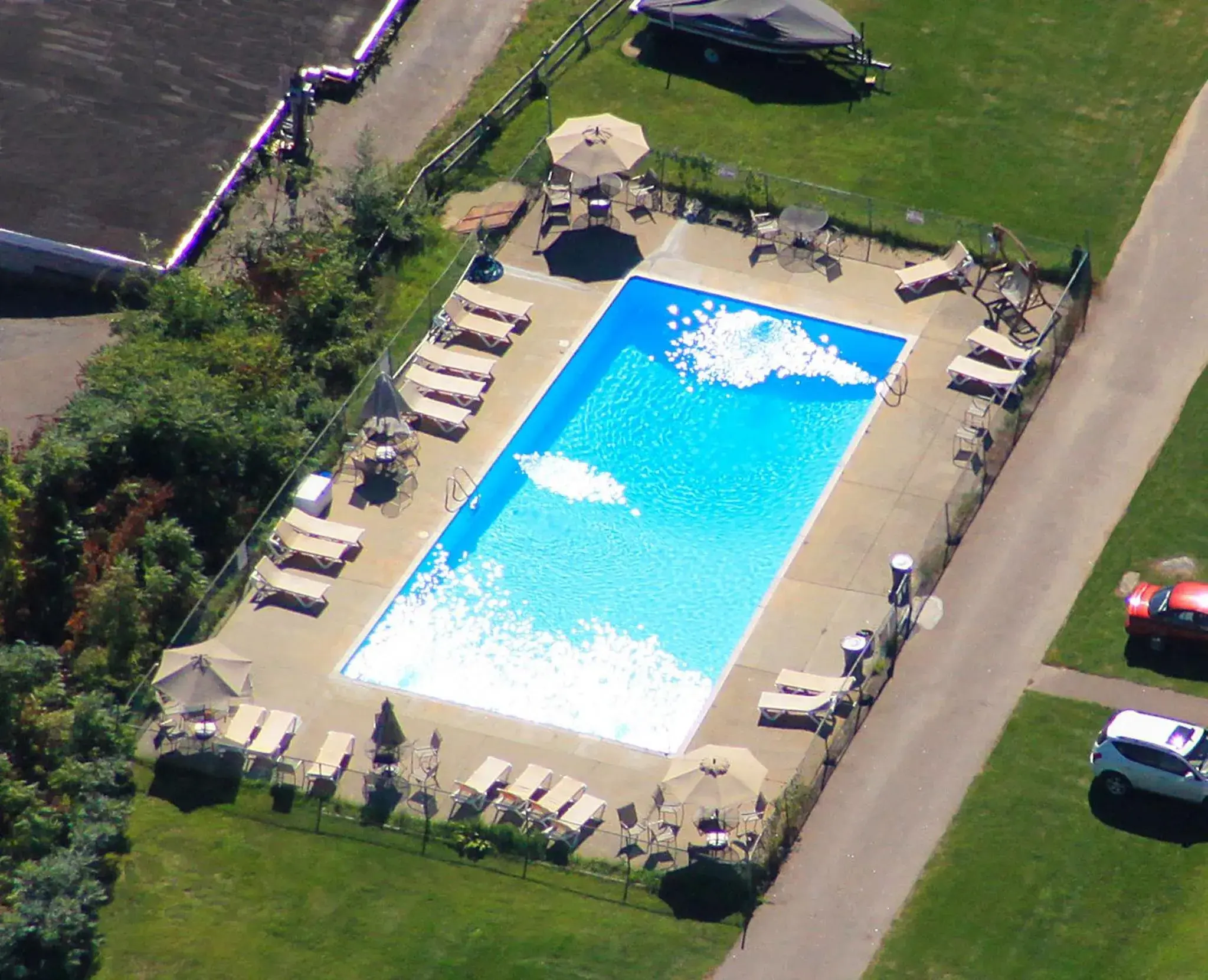 Swimming pool in Half Moon Motel & Cottages Swimming pool in Half Moon Motel & Cottages