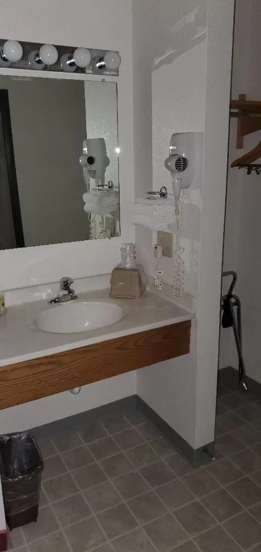 Deluxe King Room in Gettysburg Inn and Suites