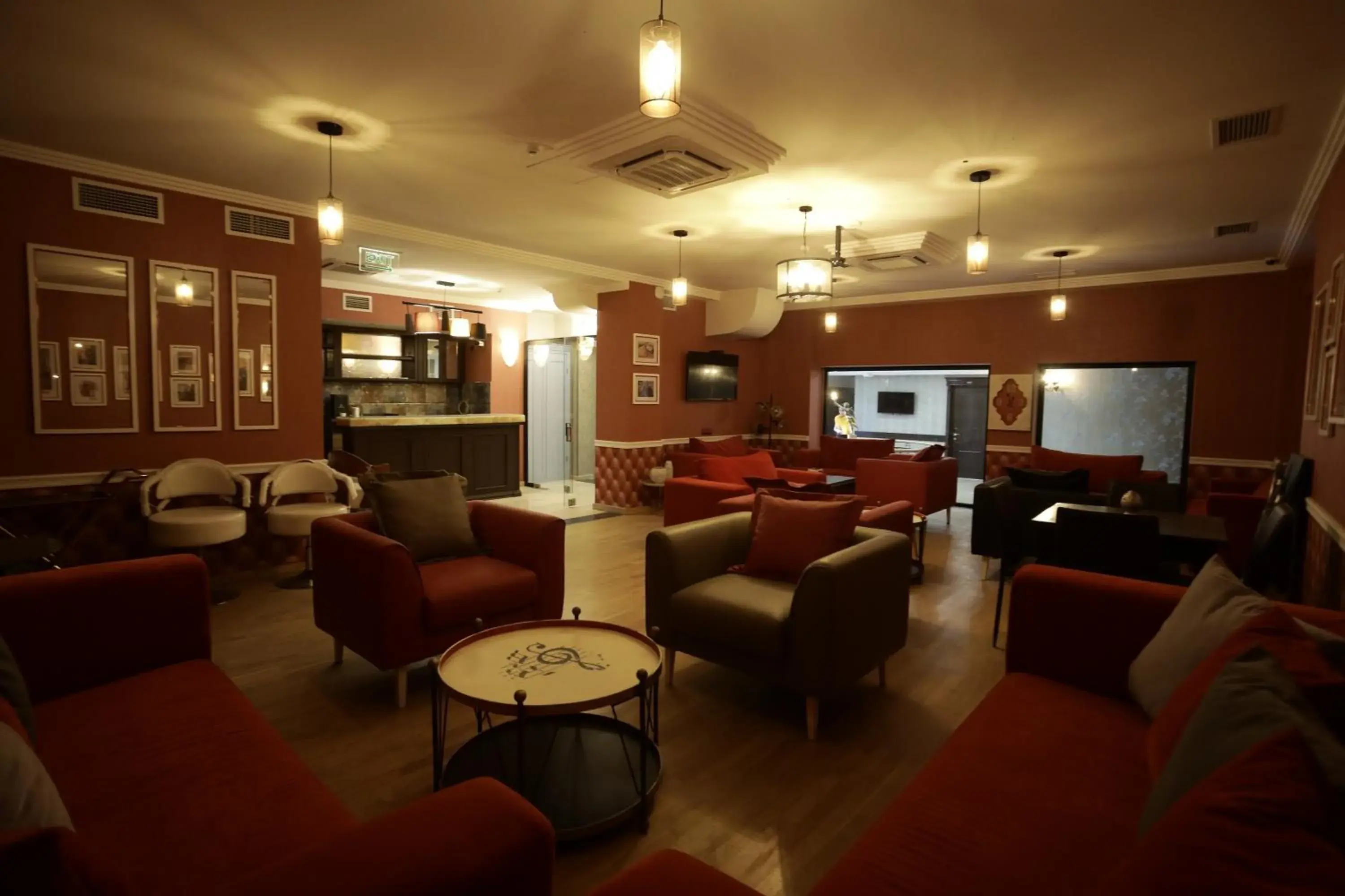 Lounge or bar, Lounge/Bar in Redline Hotel