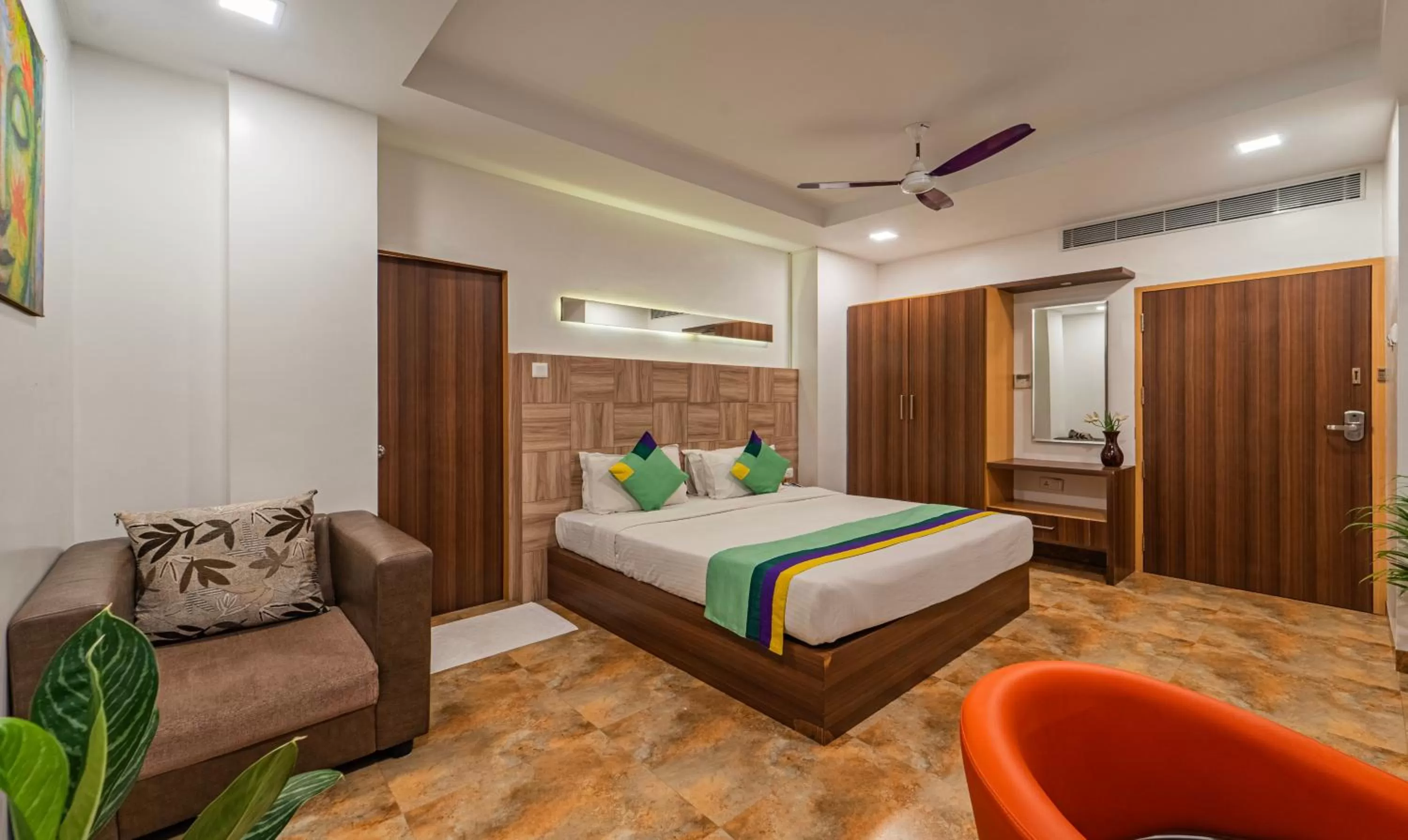 Photo of the whole room, Bed in Treebo Golden Swan Tambaram