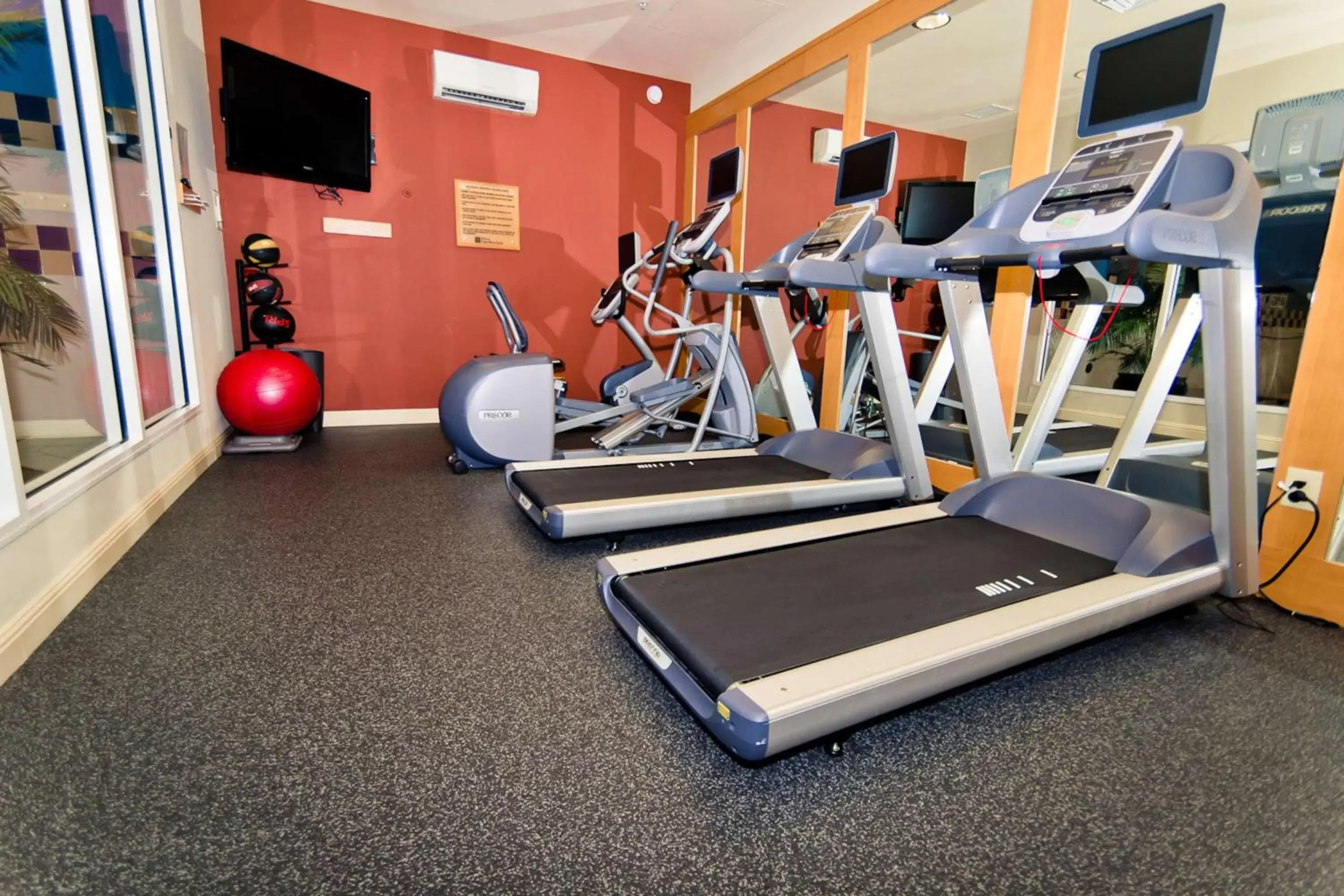 Fitness centre/facilities, Fitness Center/Facilities in Hilton Garden Inn Charlotte Uptown