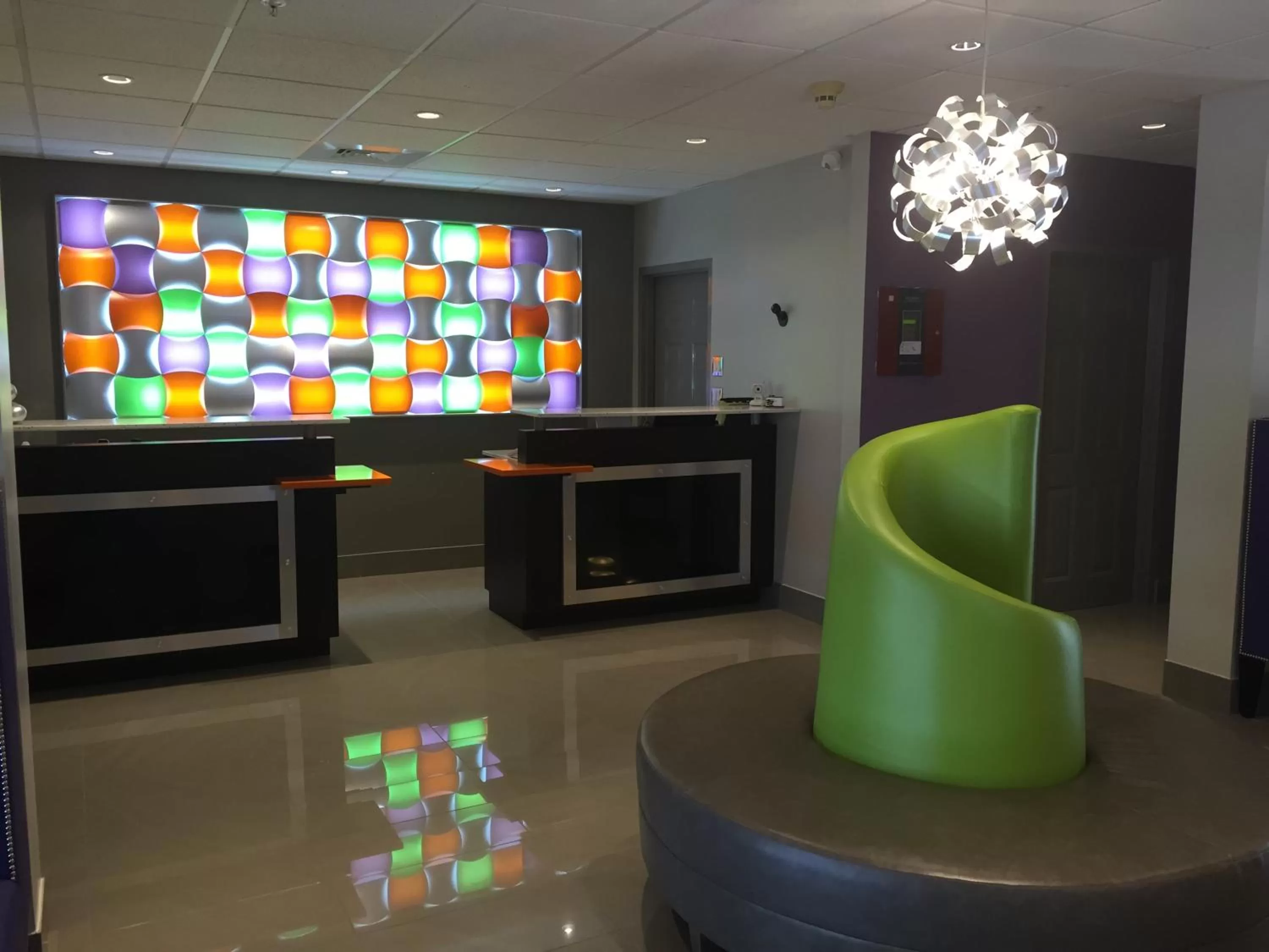 Lobby or reception in Days Inn & Suites by Wyndham Bonita Springs North Naples