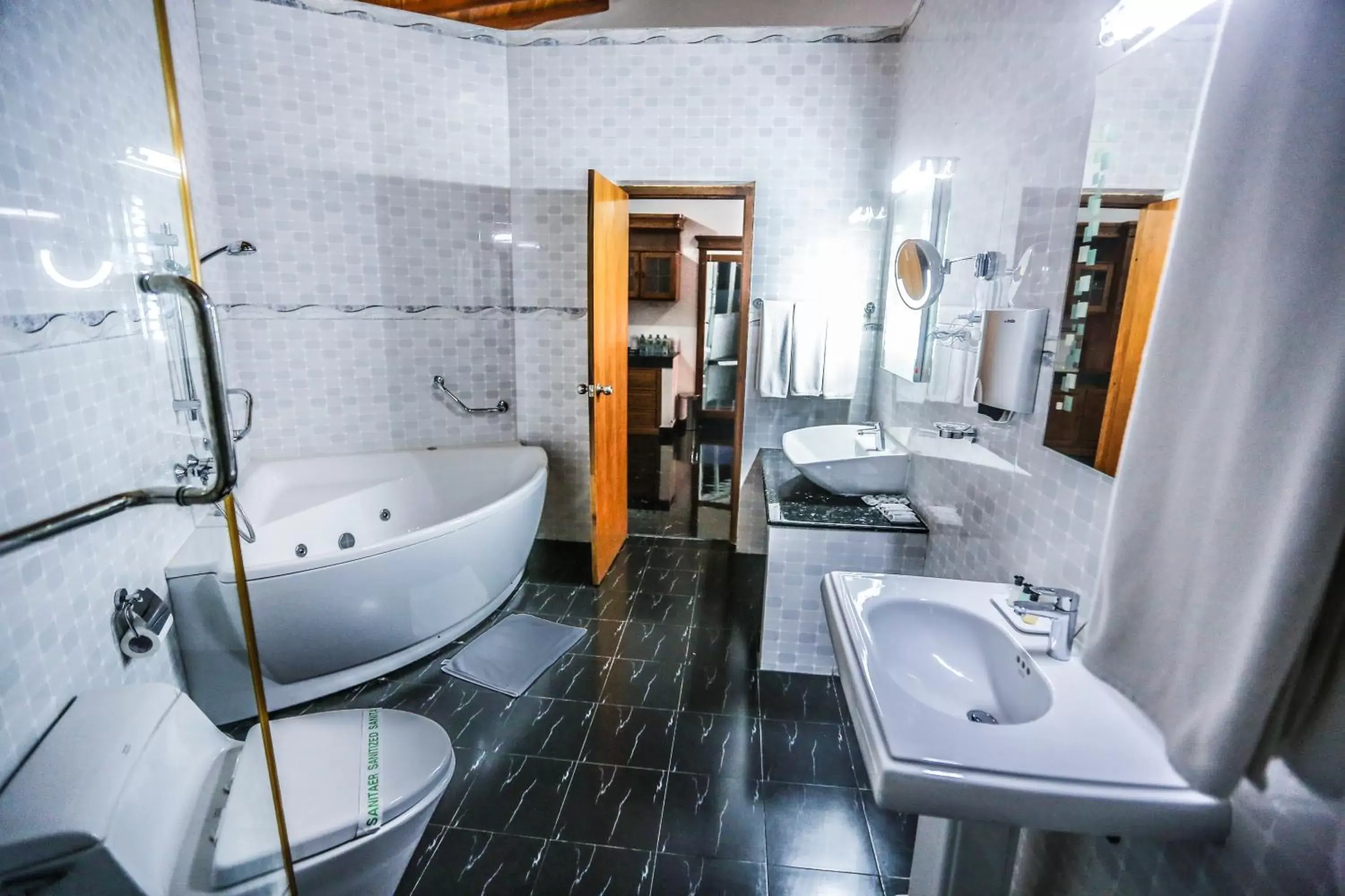 Other, Bathroom in Hotel Sudu Araliya