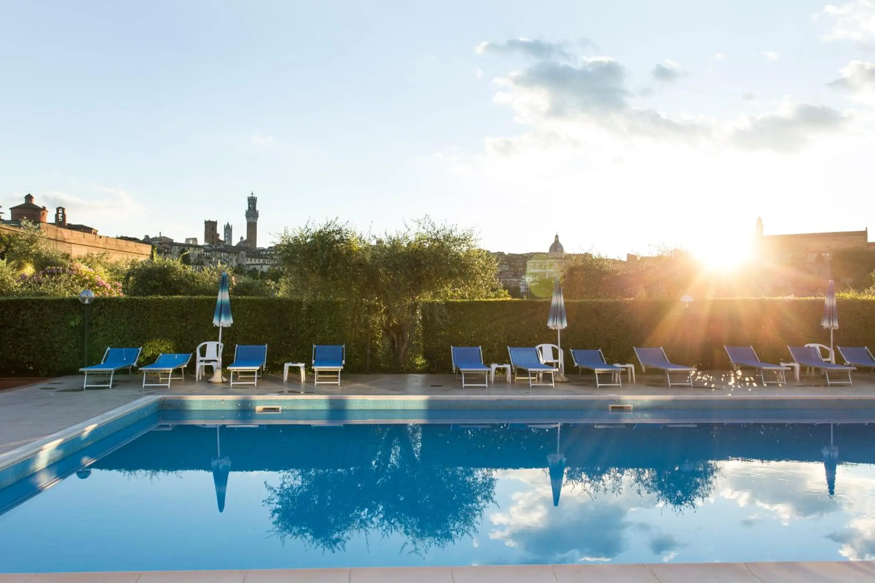 Solarium, Swimming Pool in Hotel Il Giardino