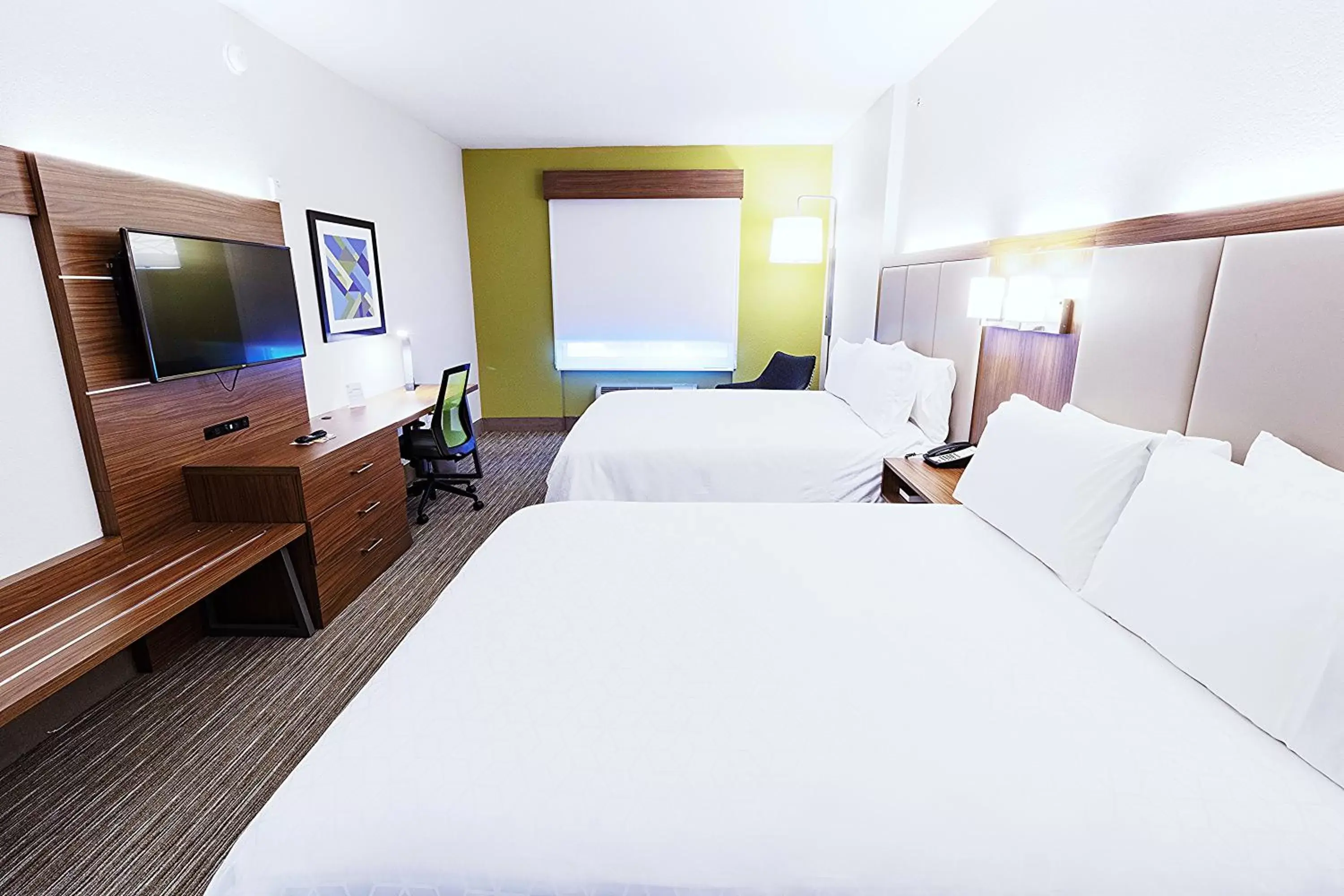 Photo of the whole room, Bed in Holiday Inn Express Hotel & Suites Crestview South I-10, an IHG Hotel