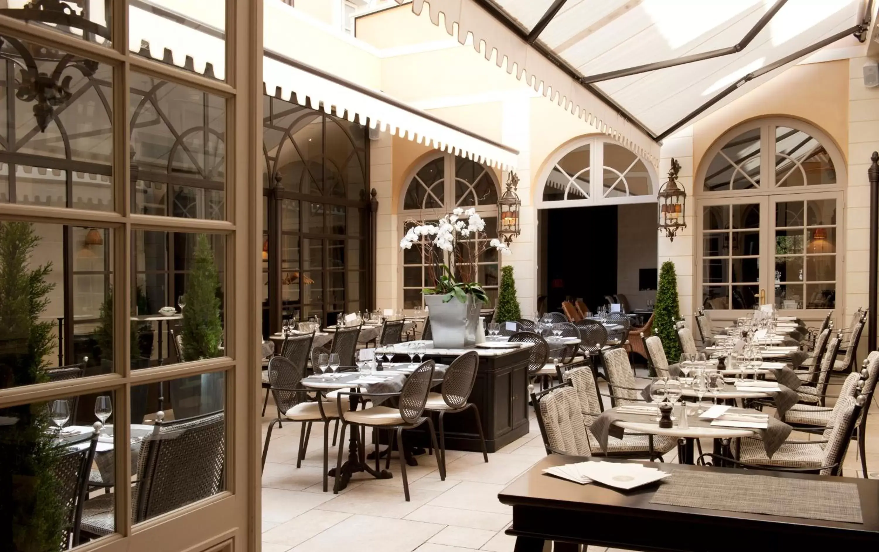 Restaurant/Places to Eat in Best Western Premier Grand Monarque Hotel & Spa