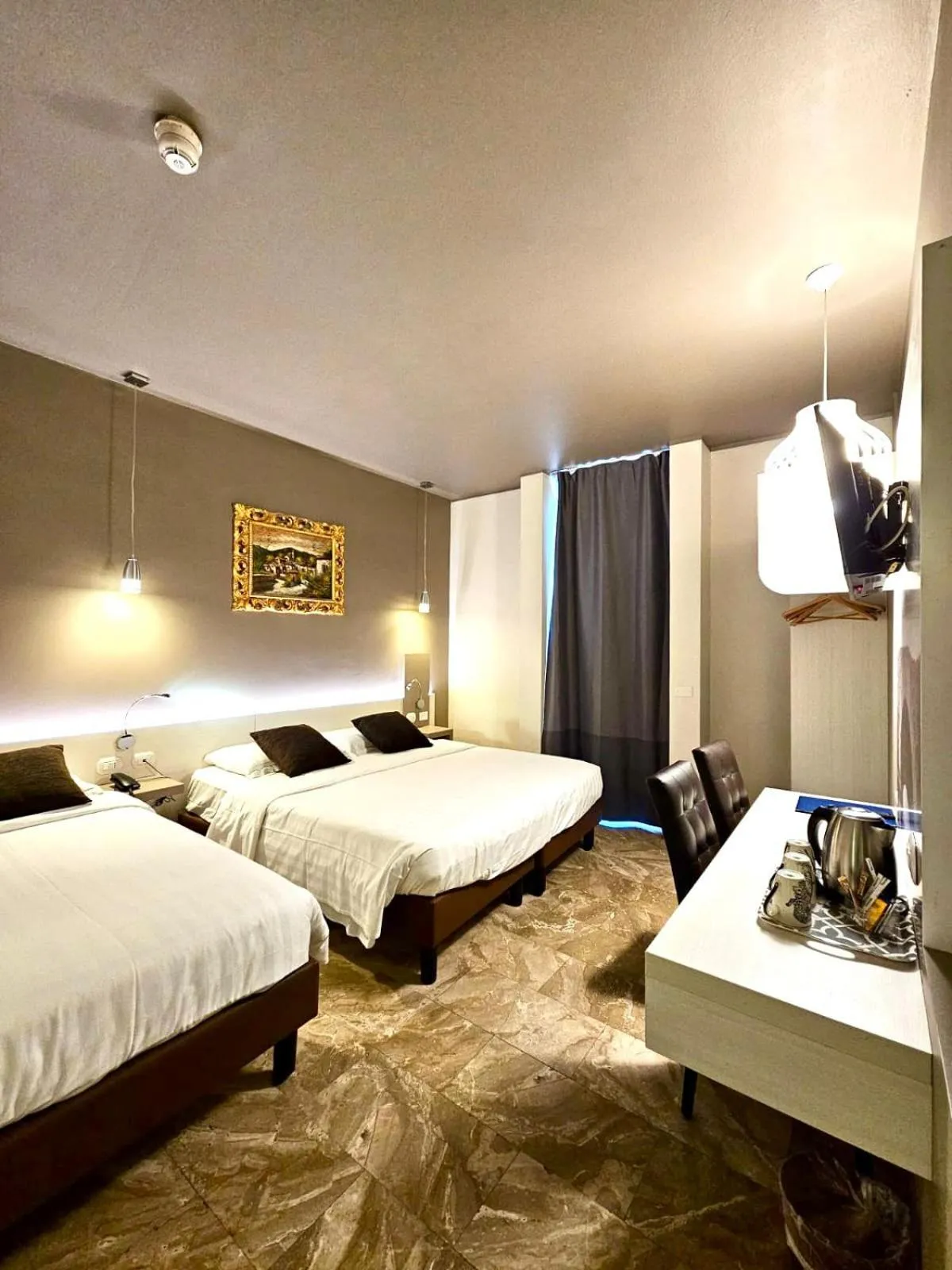 Bedroom, Bed in Canova Hotel