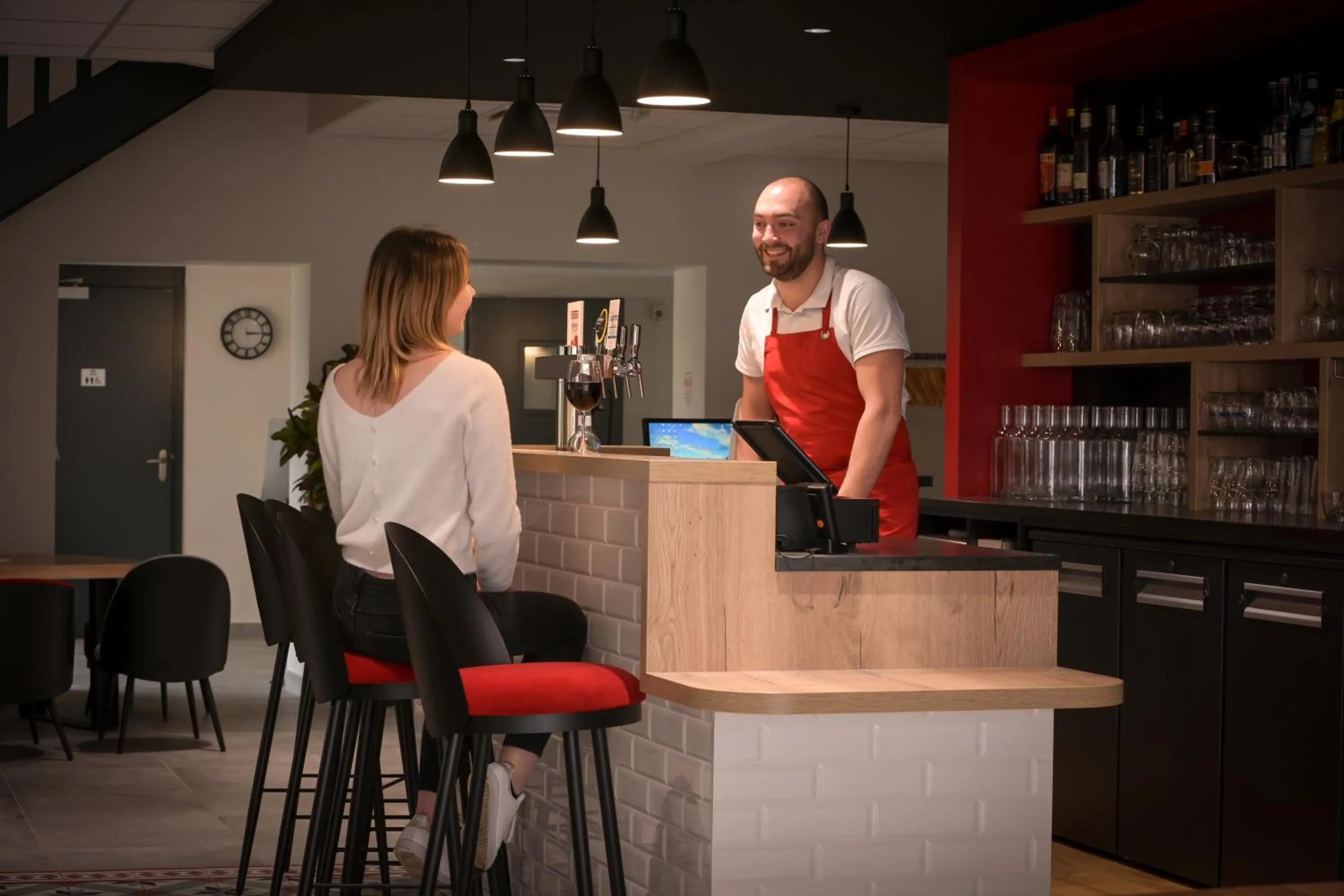 Lounge or bar in Logis Hôtel Angers Sud