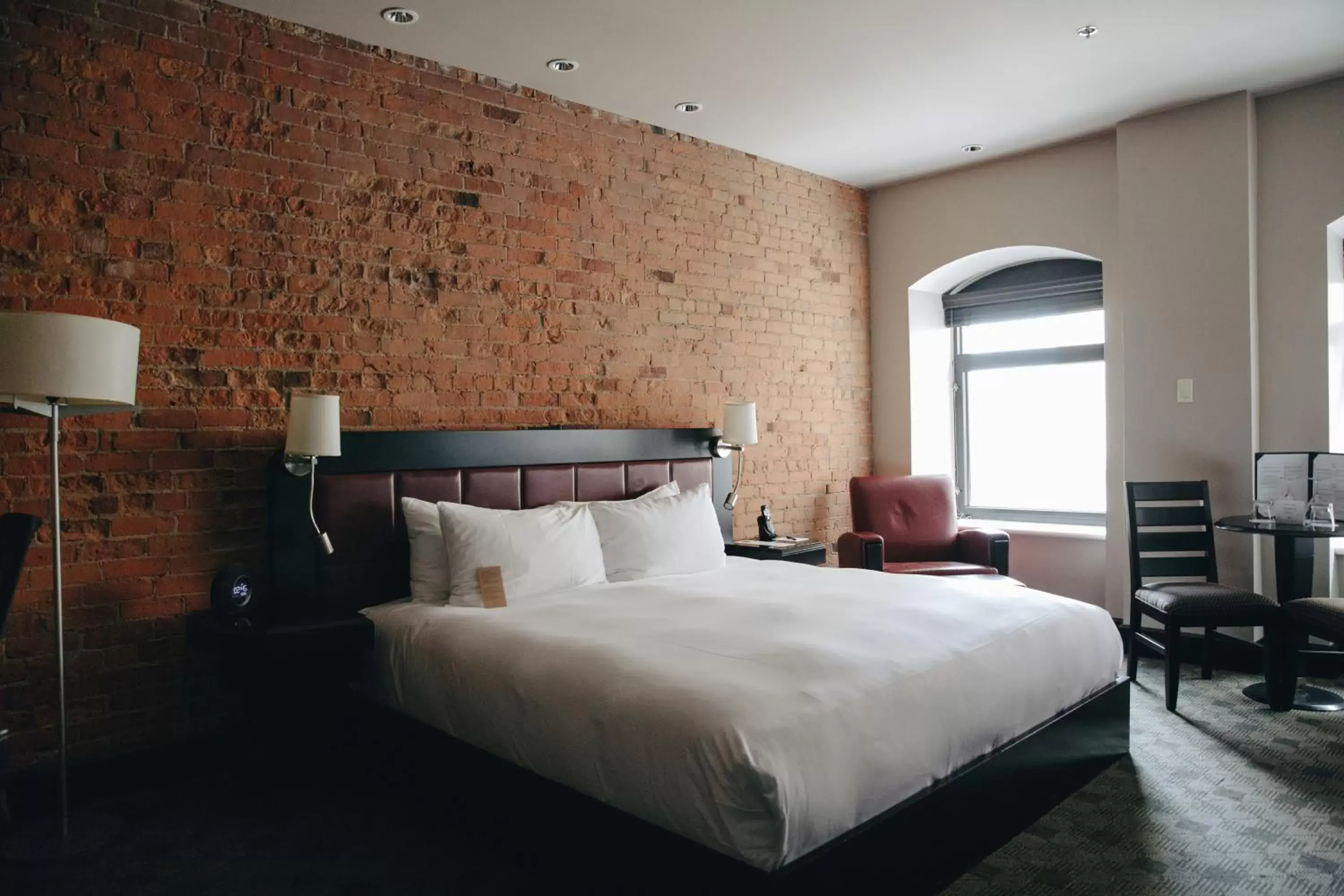 Photo of the whole room, Bed in Hotel Place D'Armes