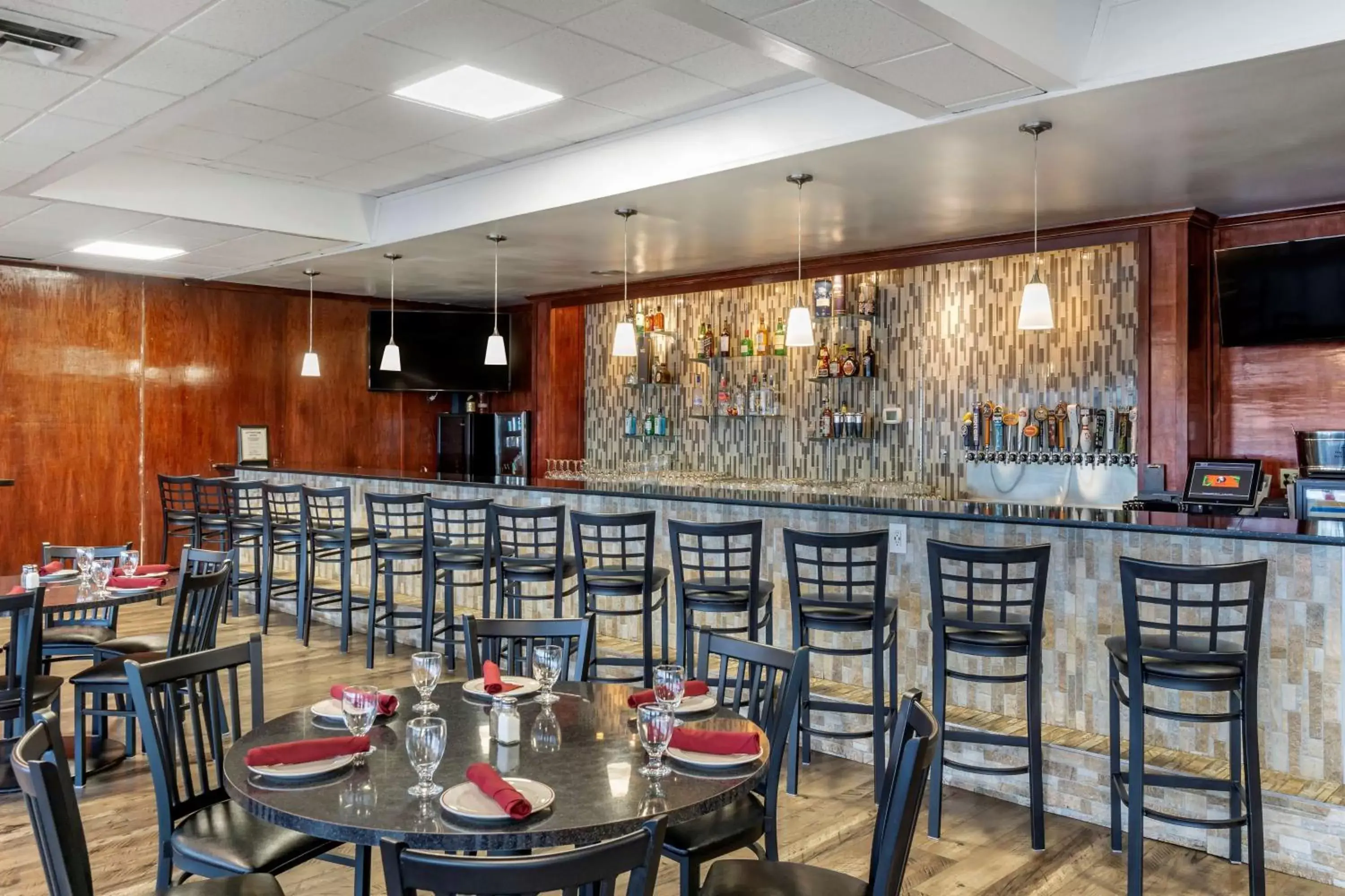 Restaurant/Places to Eat in Best Western PLUS Lake Front Hotel