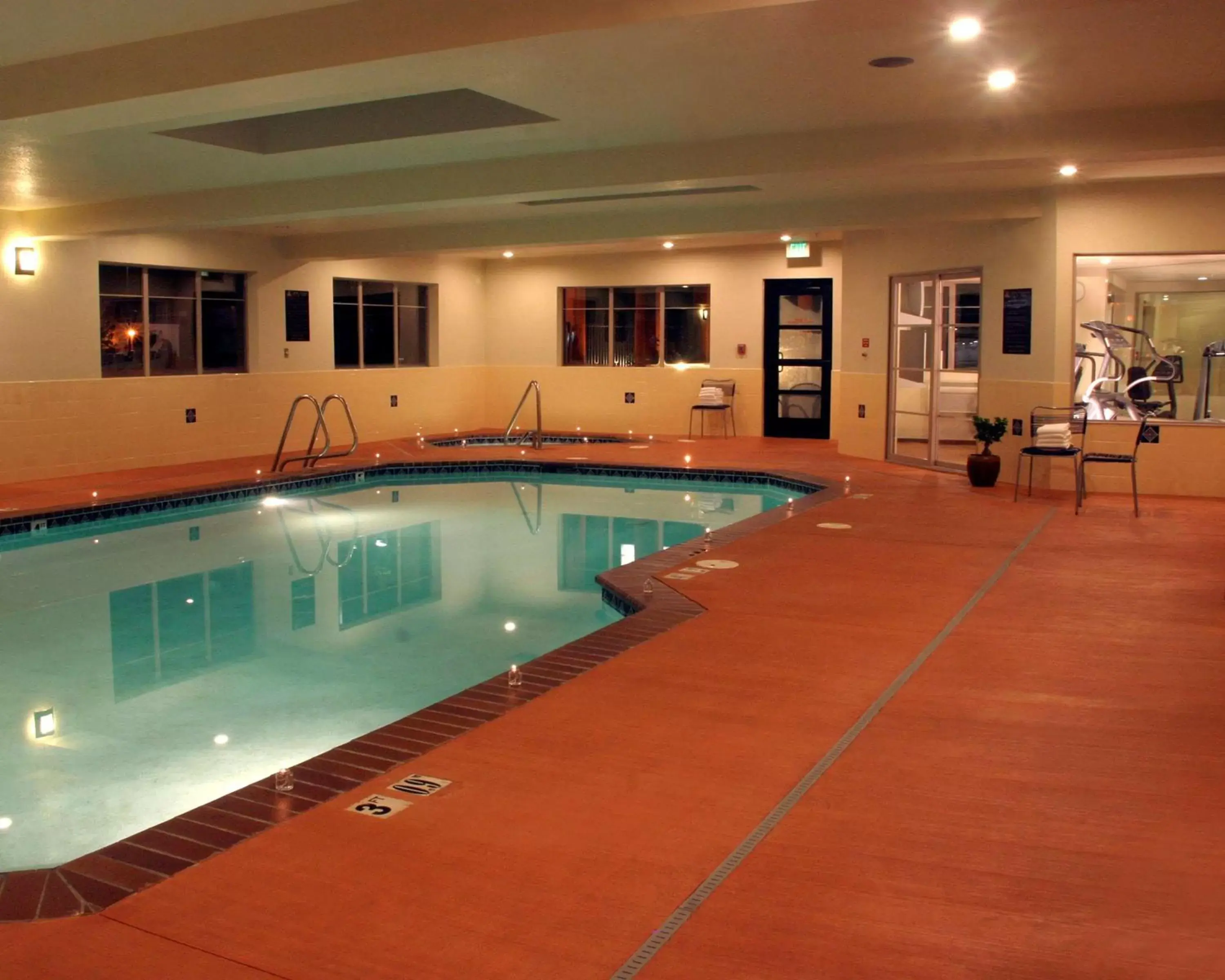 On site, Swimming Pool in Best Western Snowcap Lodge