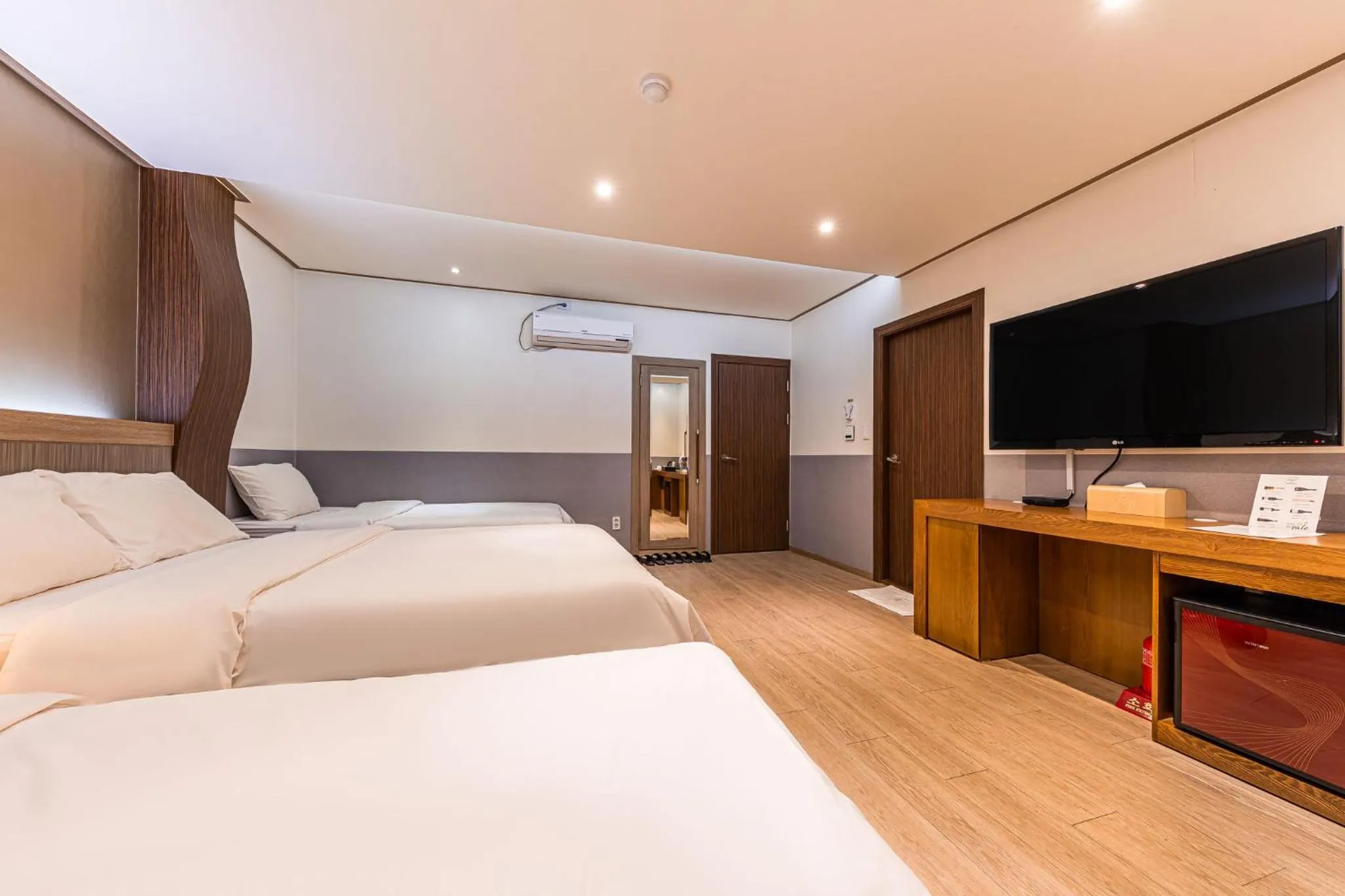 Bed in Friendly DH Naissance Hotel by Mindrum Group