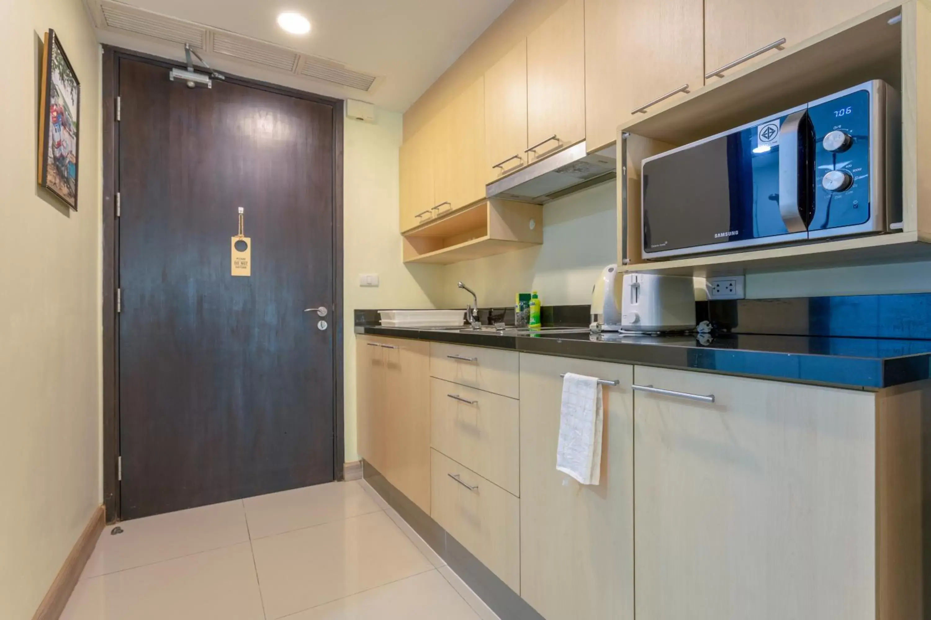 Kitchen or kitchenette, Kitchen/Kitchenette in Citismart Luxury Apartments