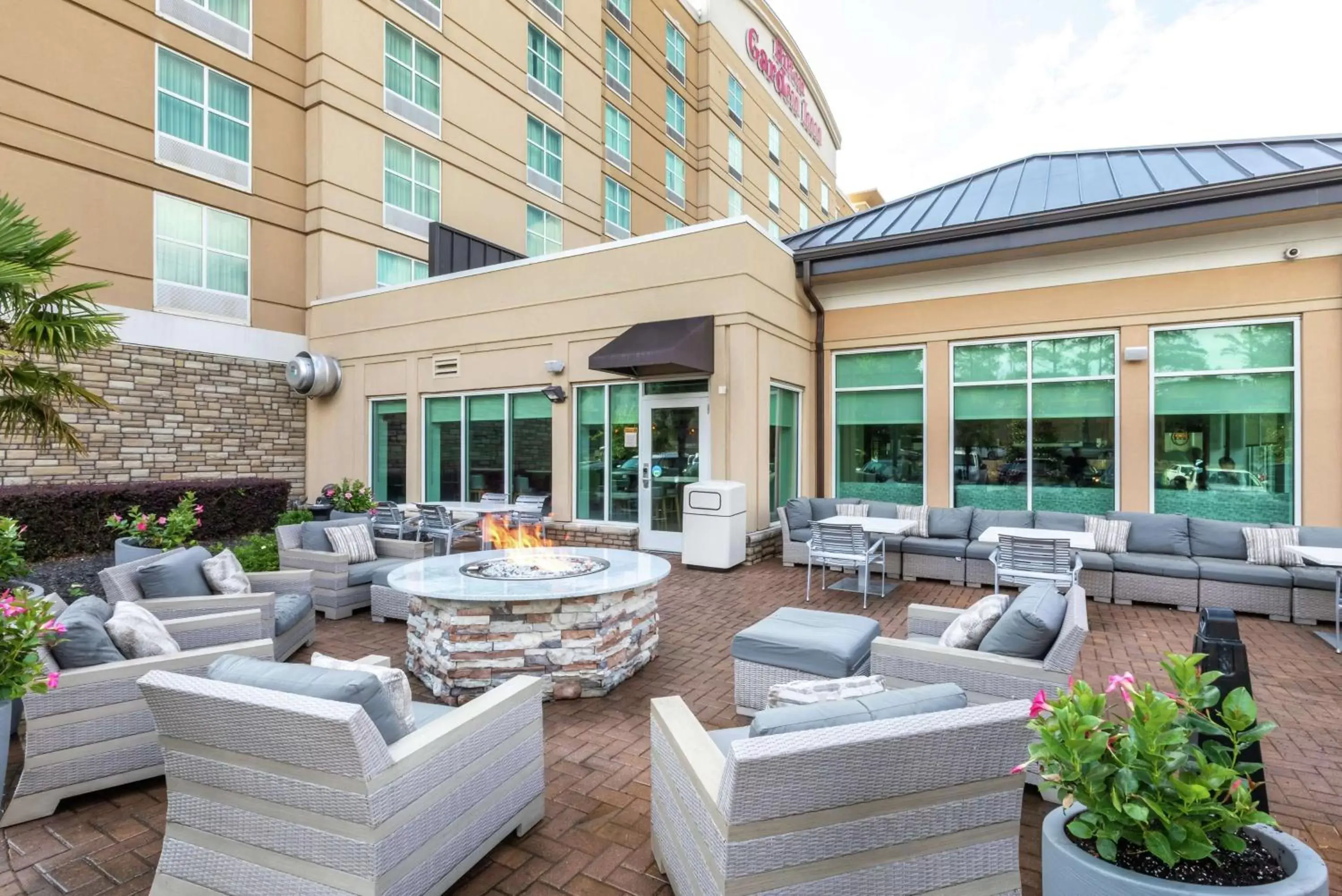 Patio in Hilton Garden Inn Atlanta Airport North