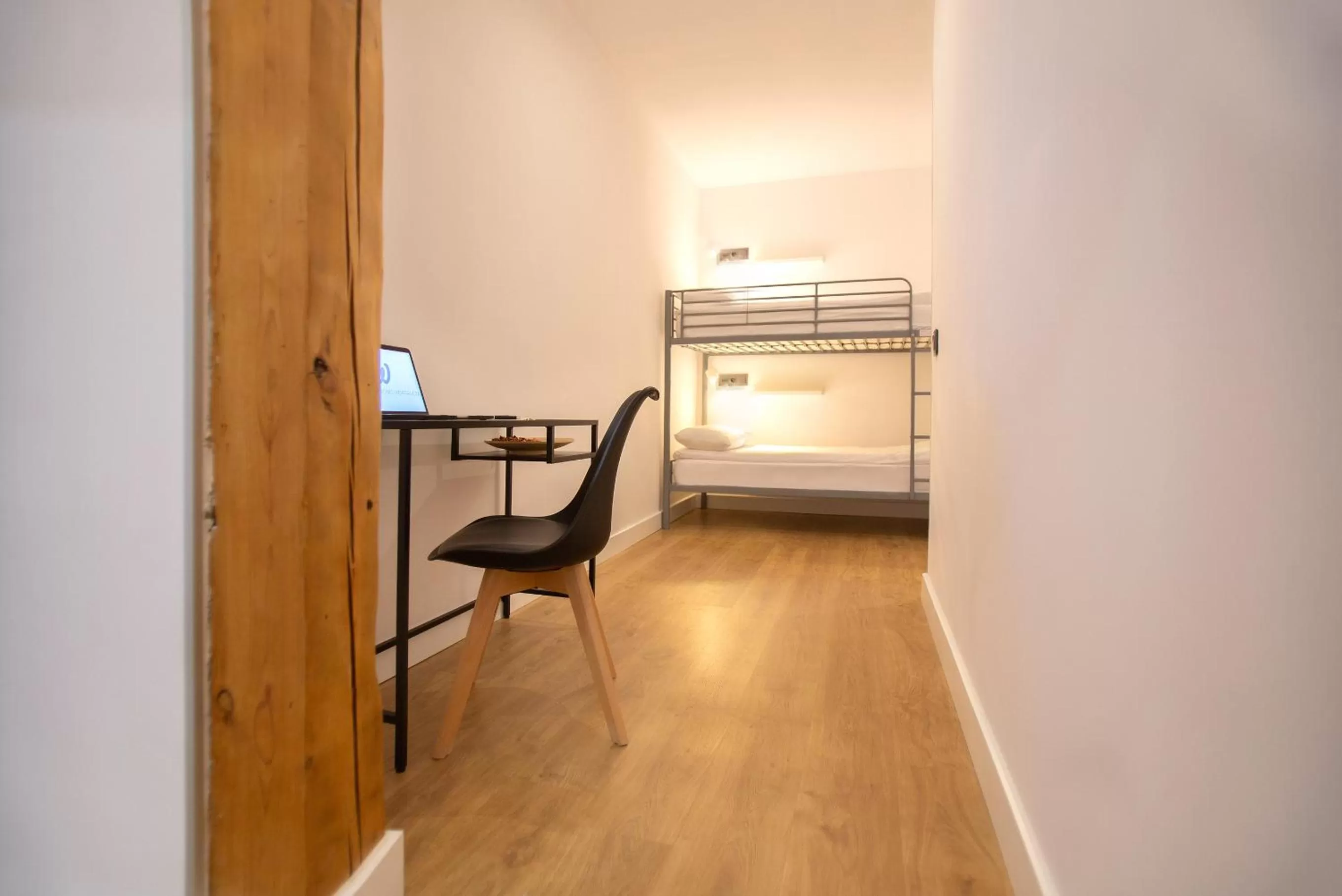 bunk bed, Bed in Woohoo Rooms Hortaleza