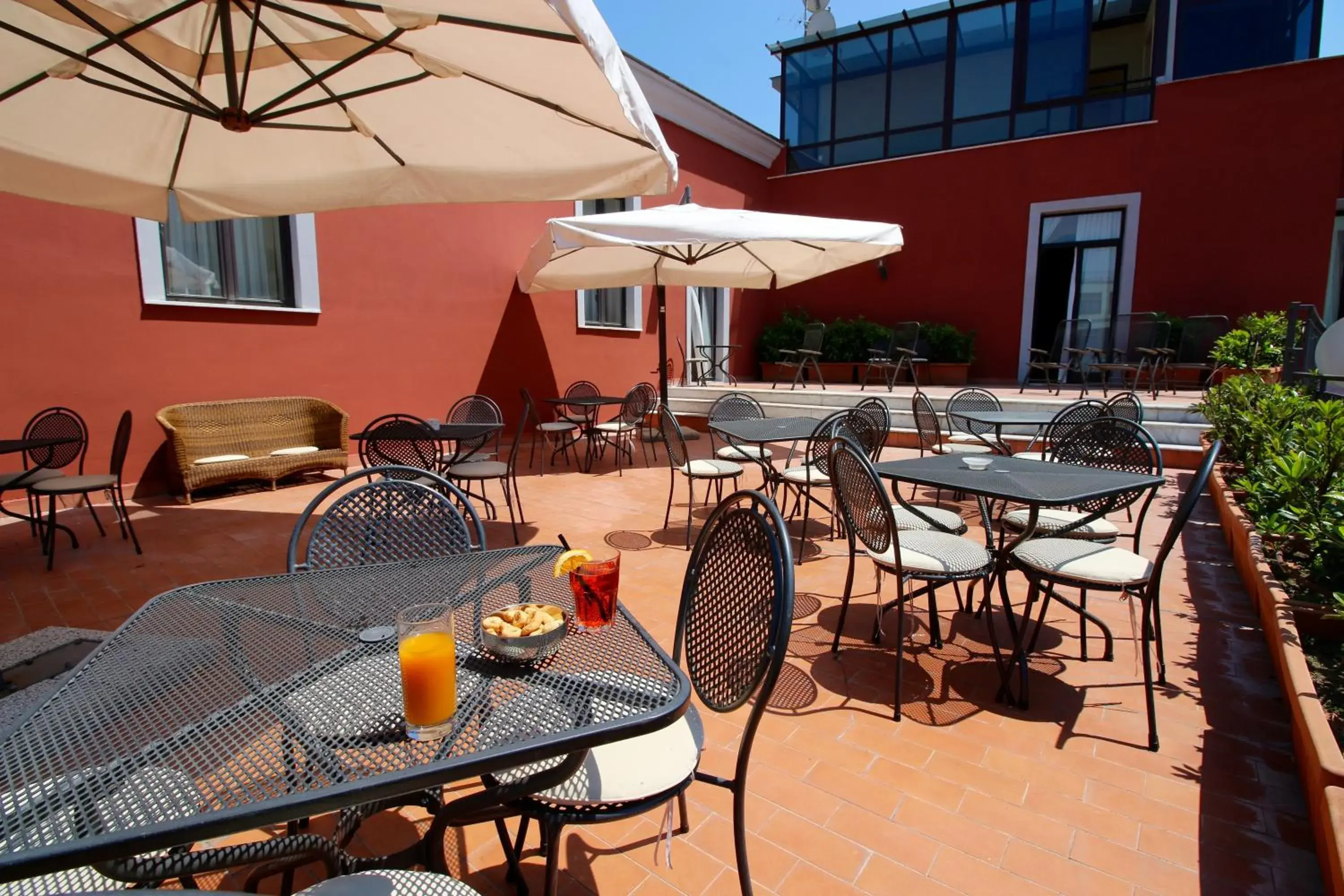 Balcony/Terrace, Restaurant/Places to Eat in Hotel Nuvò
