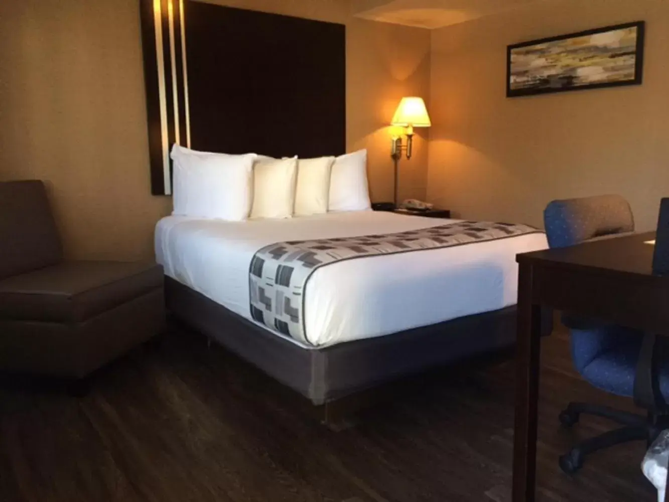 Bed in Super 8 by Wyndham Albany