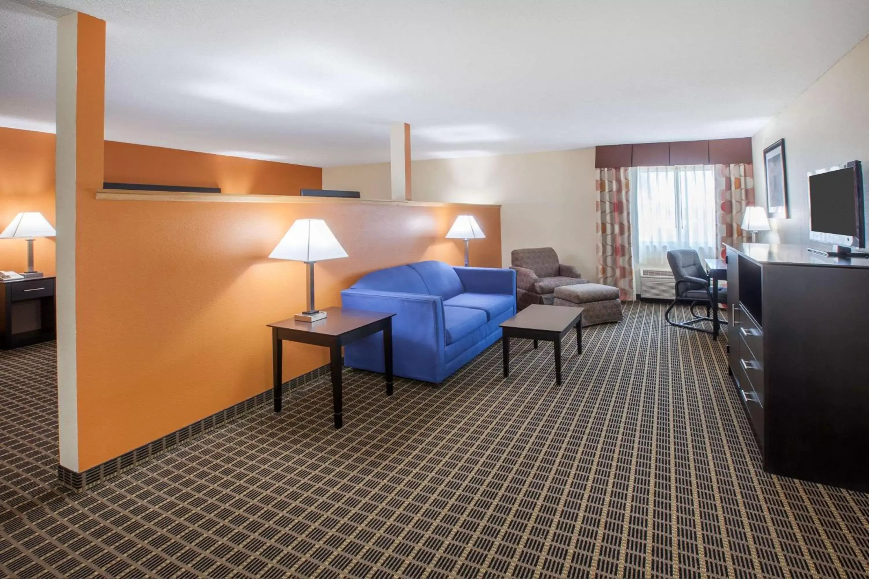 Photo of the whole room, Bed in Baymont by Wyndham South Haven Photo of the whole room, Bed in Baymont by Wyndham South Haven