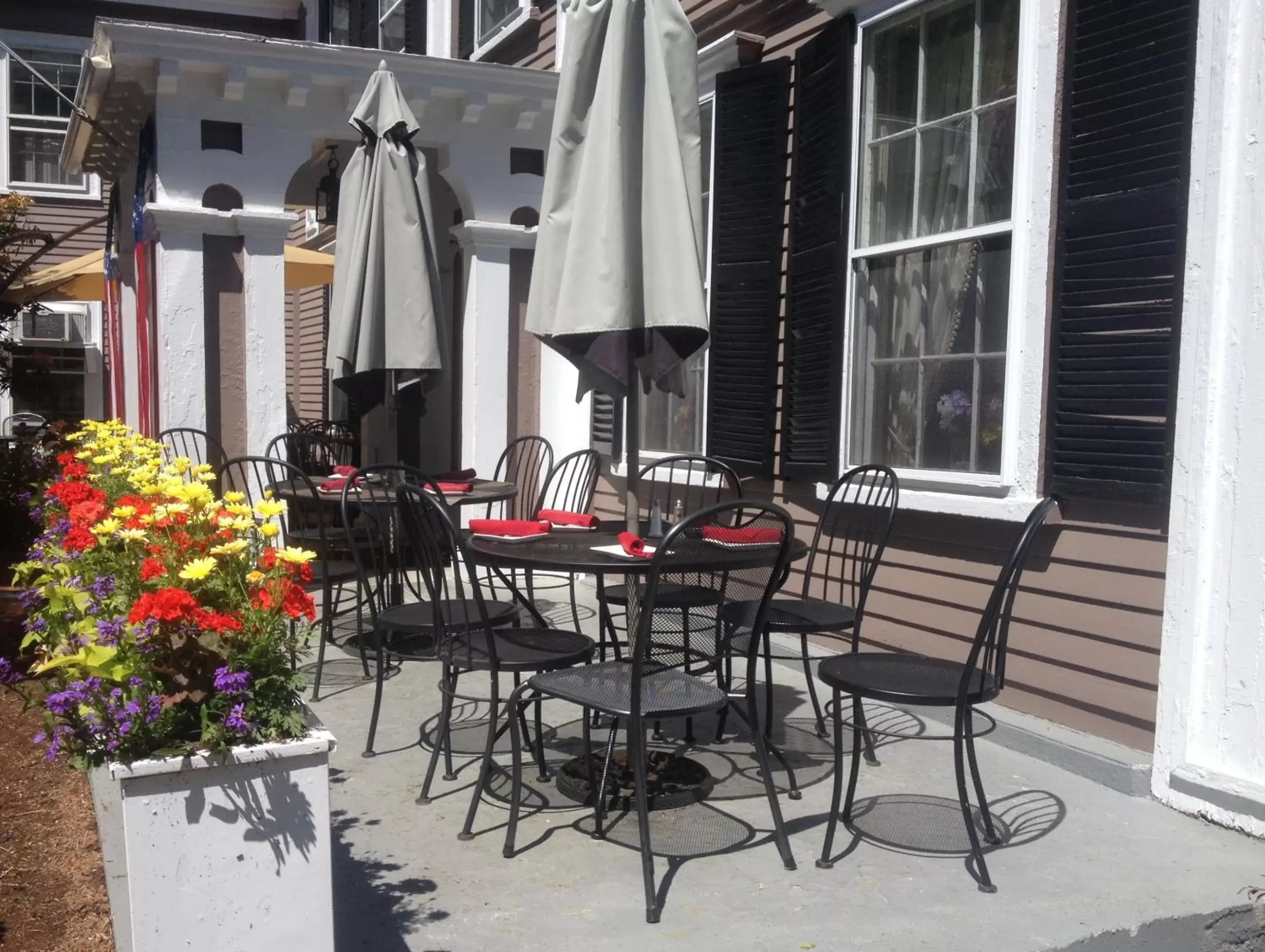 Restaurant/places to eat in Concord's Colonial Inn