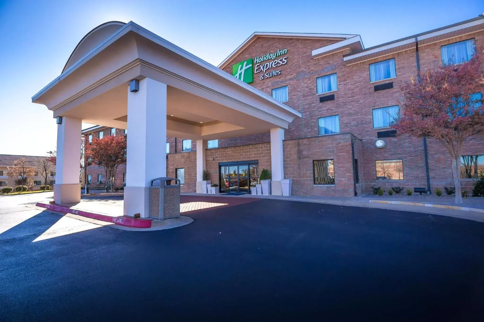 Property building in Holiday Inn Express Hotel & Suites Edmond, an IHG Hotel