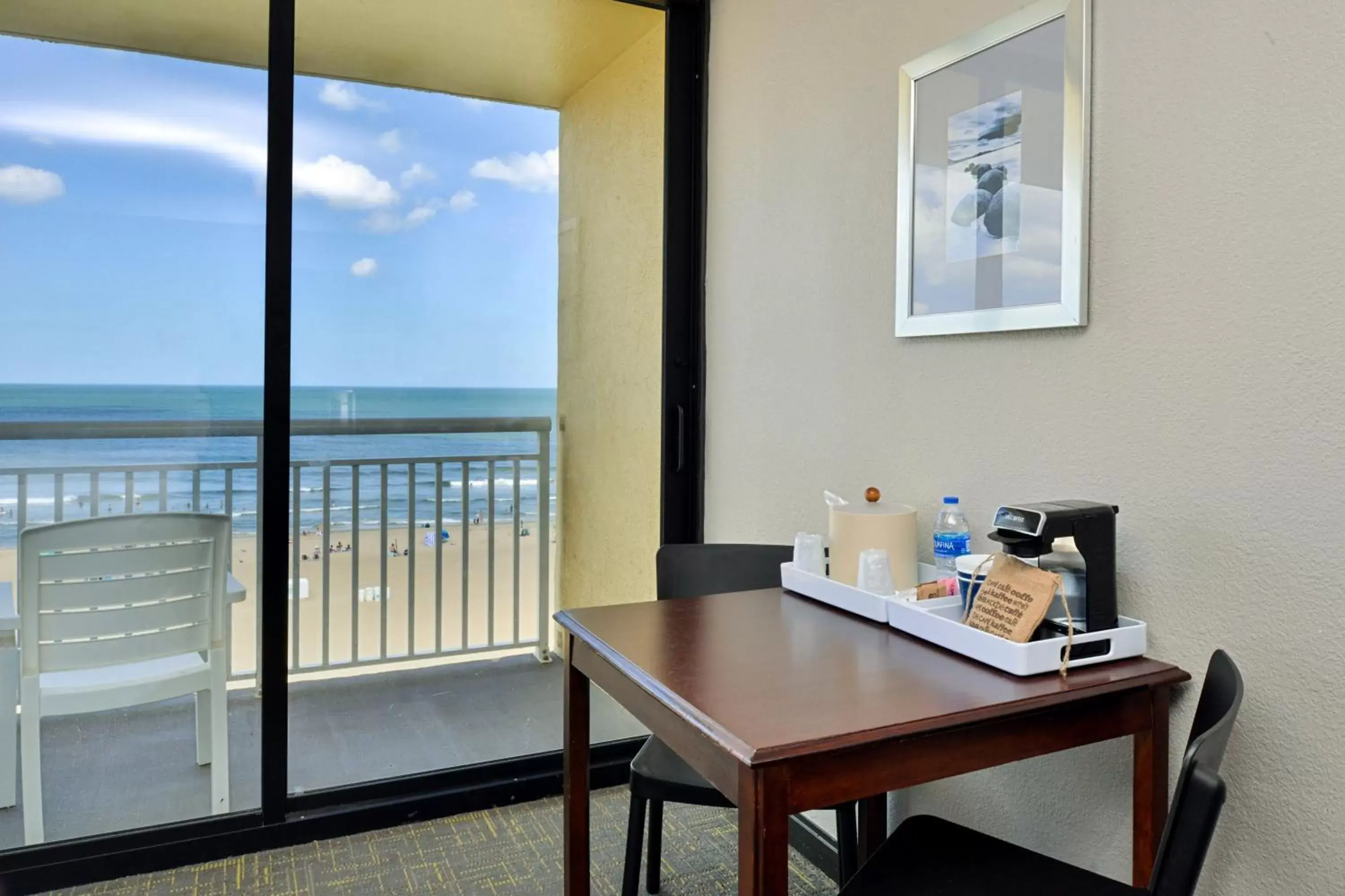 Photo of the whole room in Four Points by Sheraton Virginia Beach Oceanfront