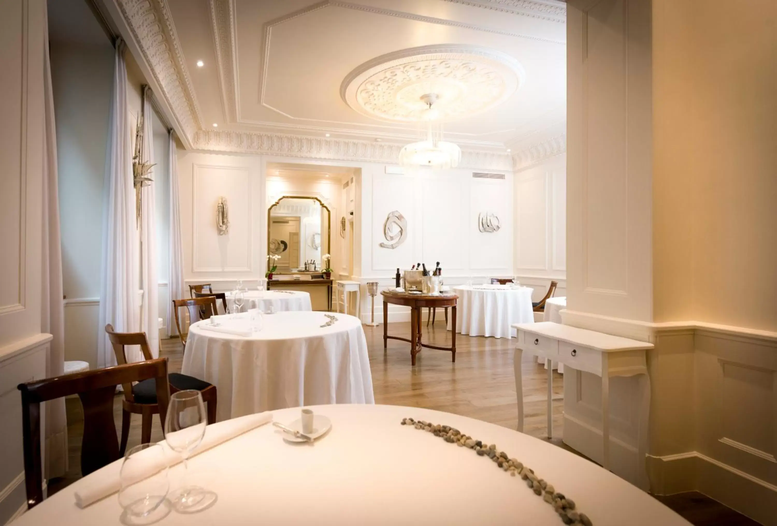 Restaurant/Places to Eat in Grand Hotel Sitea