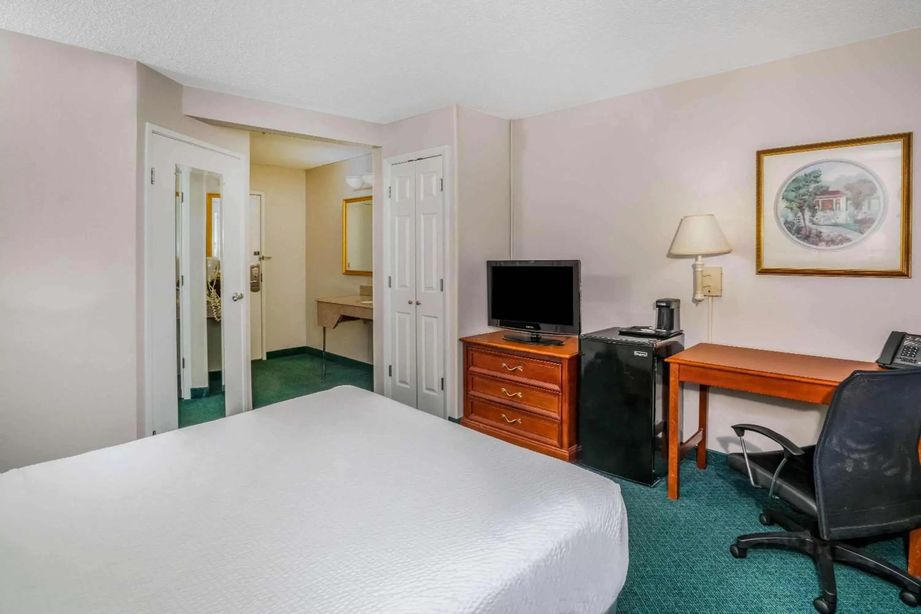 One Double Bed - Disability Access in La Quinta by Wyndham Nashville Franklin One Double Bed - Disability Access in La Quinta by Wyndham Nashville Franklin