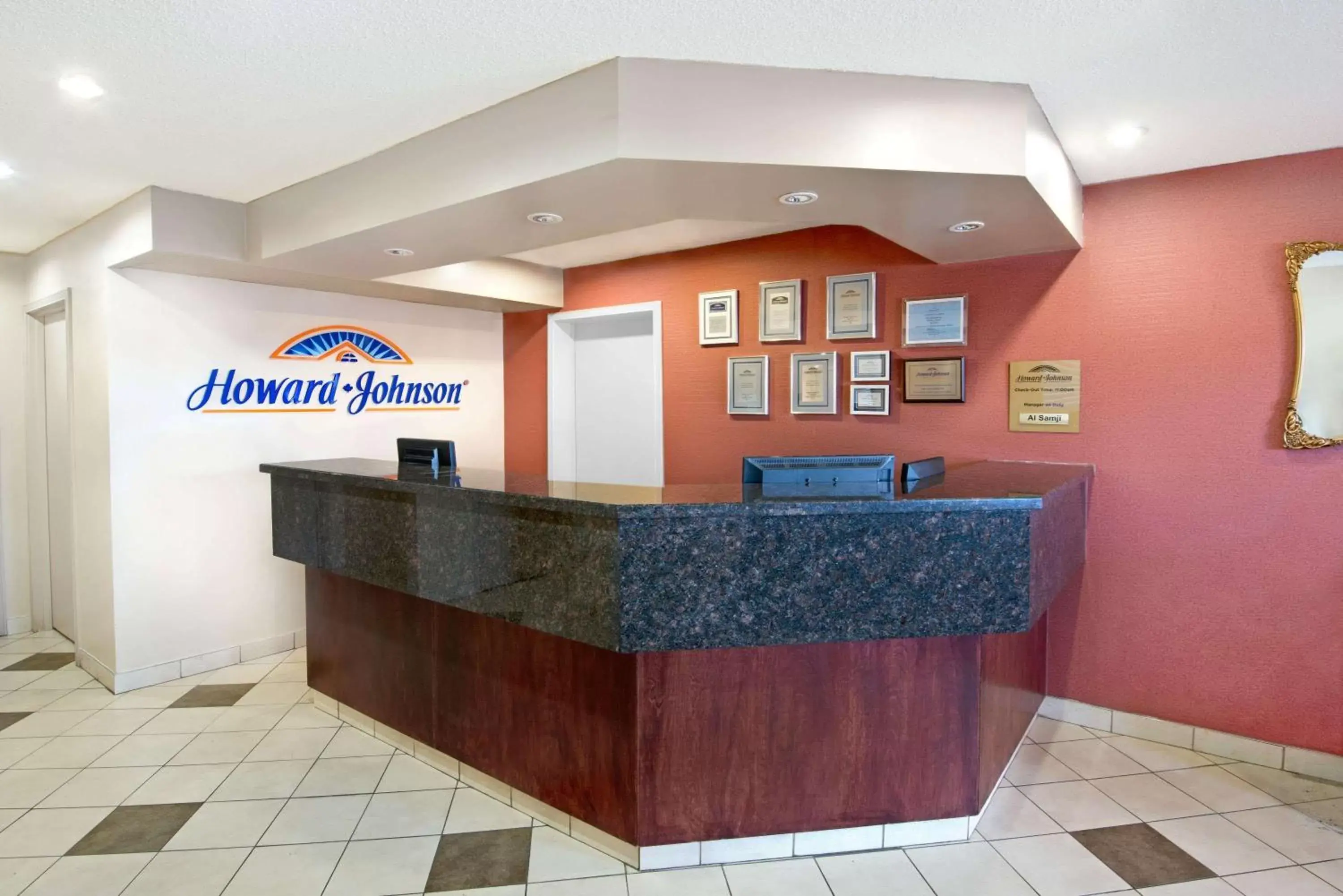 Lobby or reception, Lobby/Reception in Howard Johnson by Wyndham Red Deer