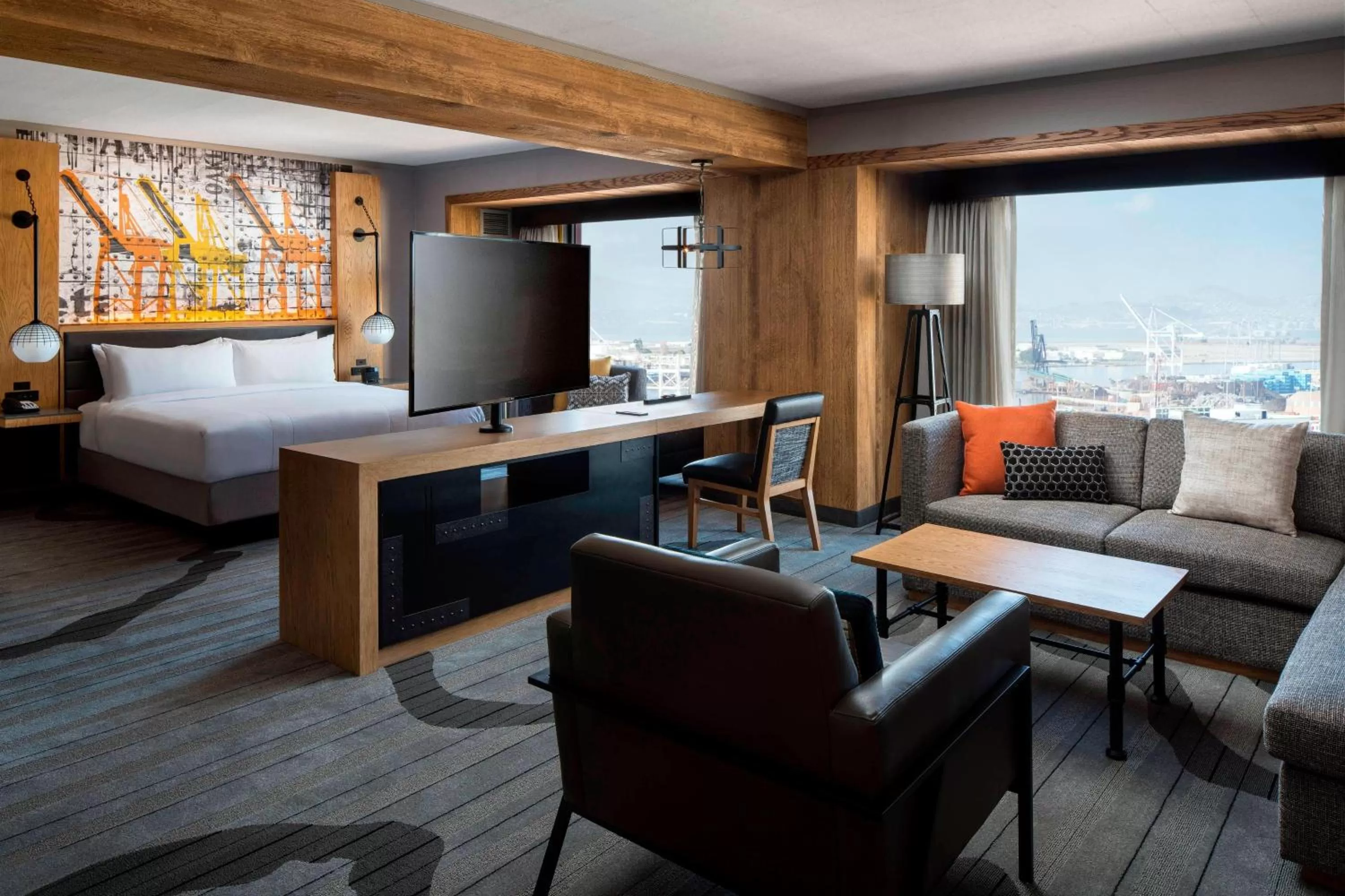 Photo of the whole room, Bed in Oakland Marriott City Center