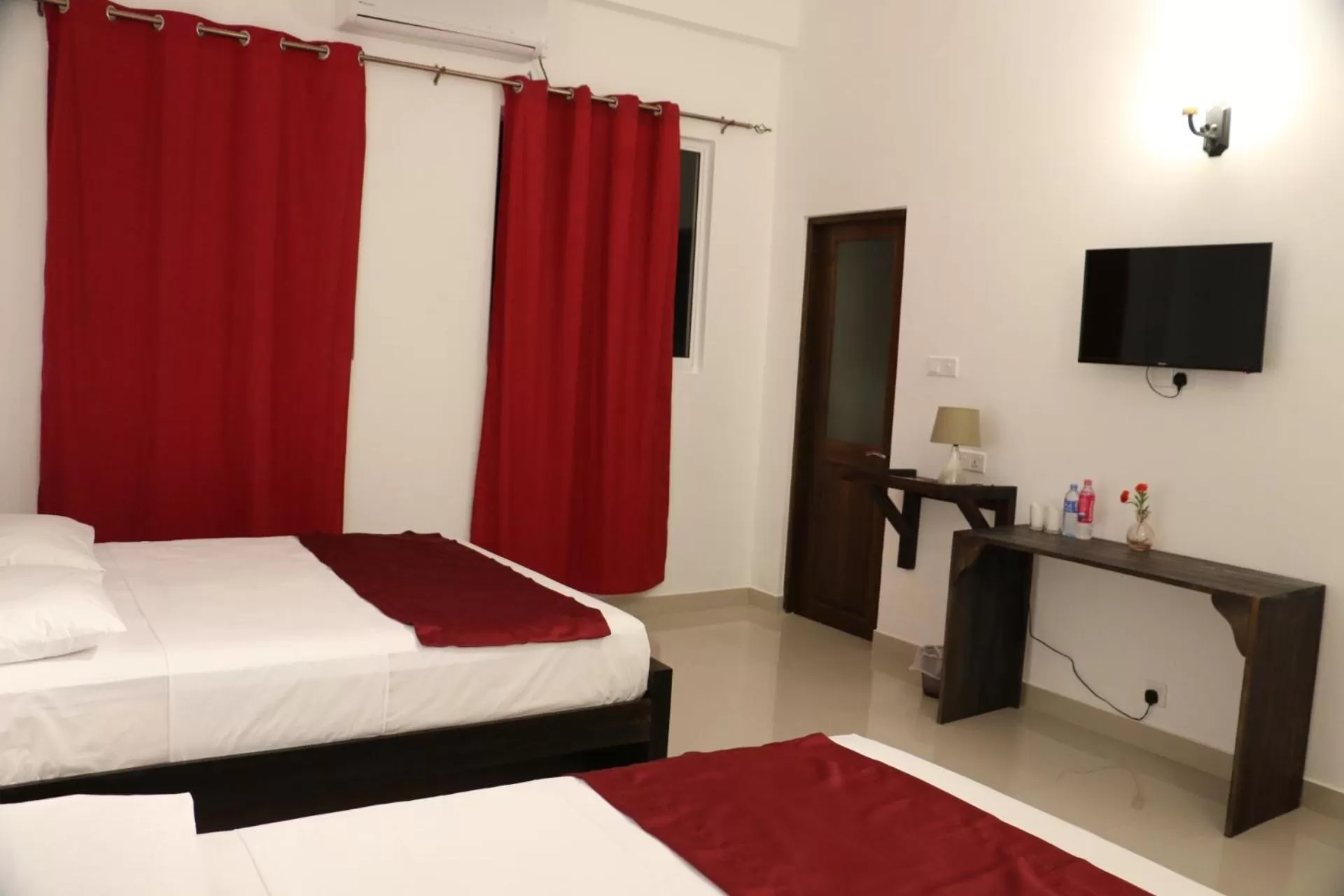 Bed in Kandy Rivers Edge Nature Resort