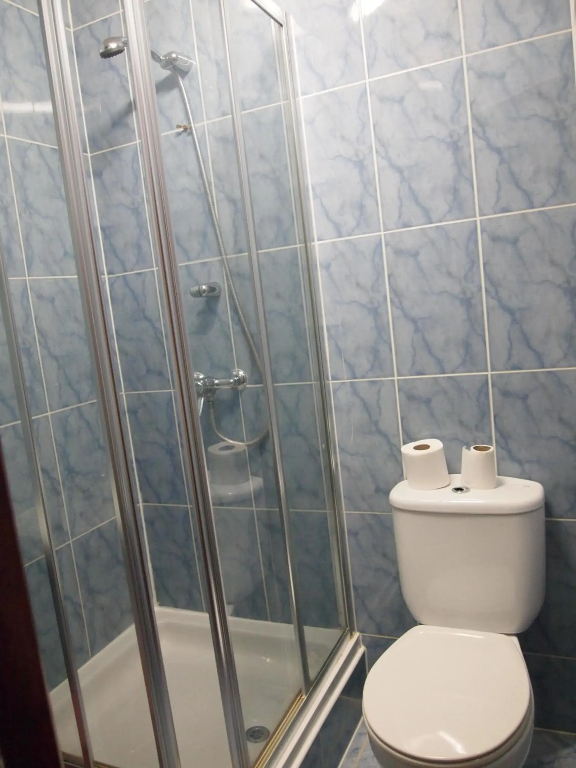 Bathroom in Hotel Olympia
