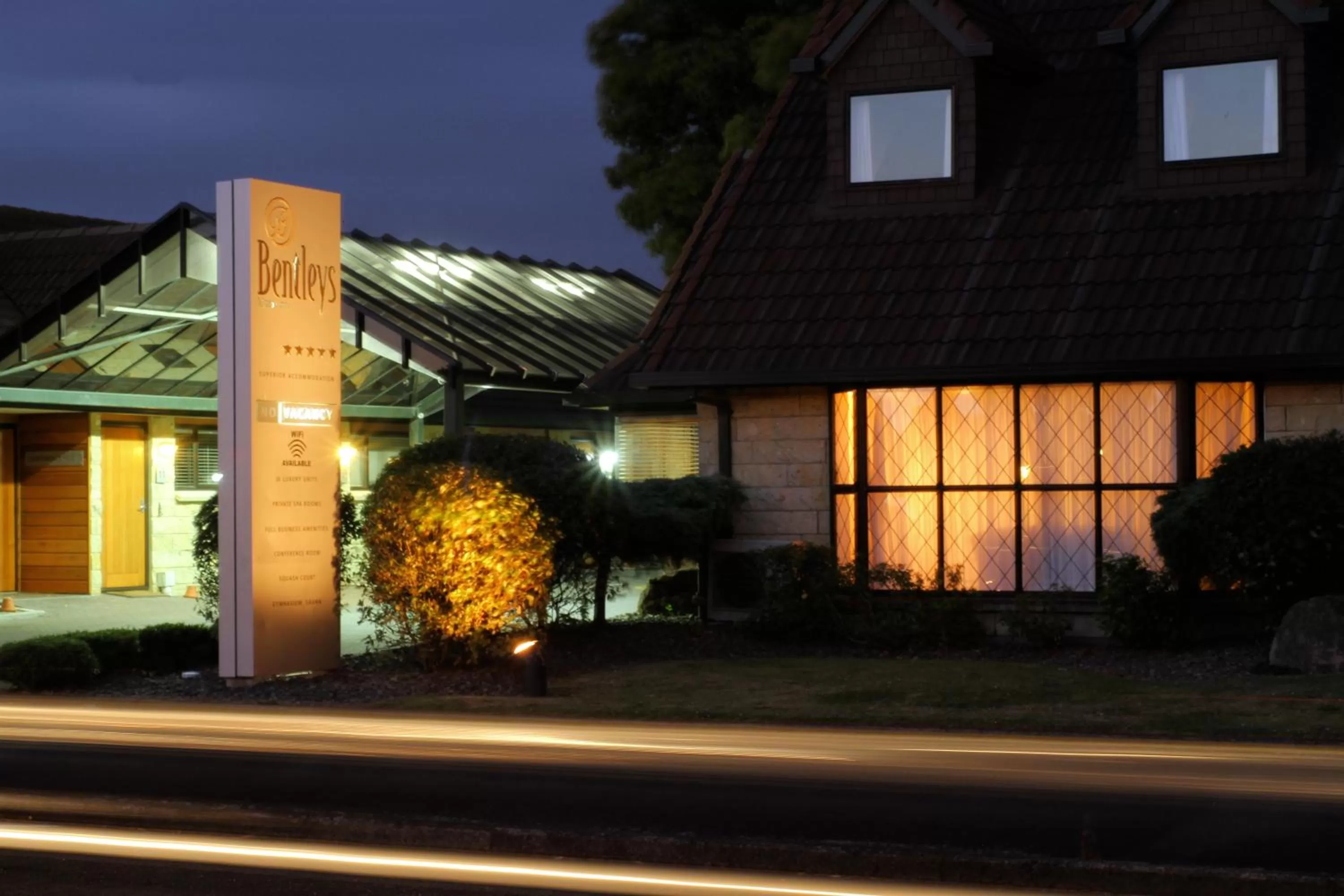 Property building in Bentleys Motor Inn