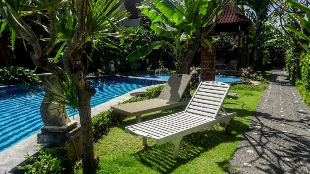 Swimming Pool in The Janan Villa